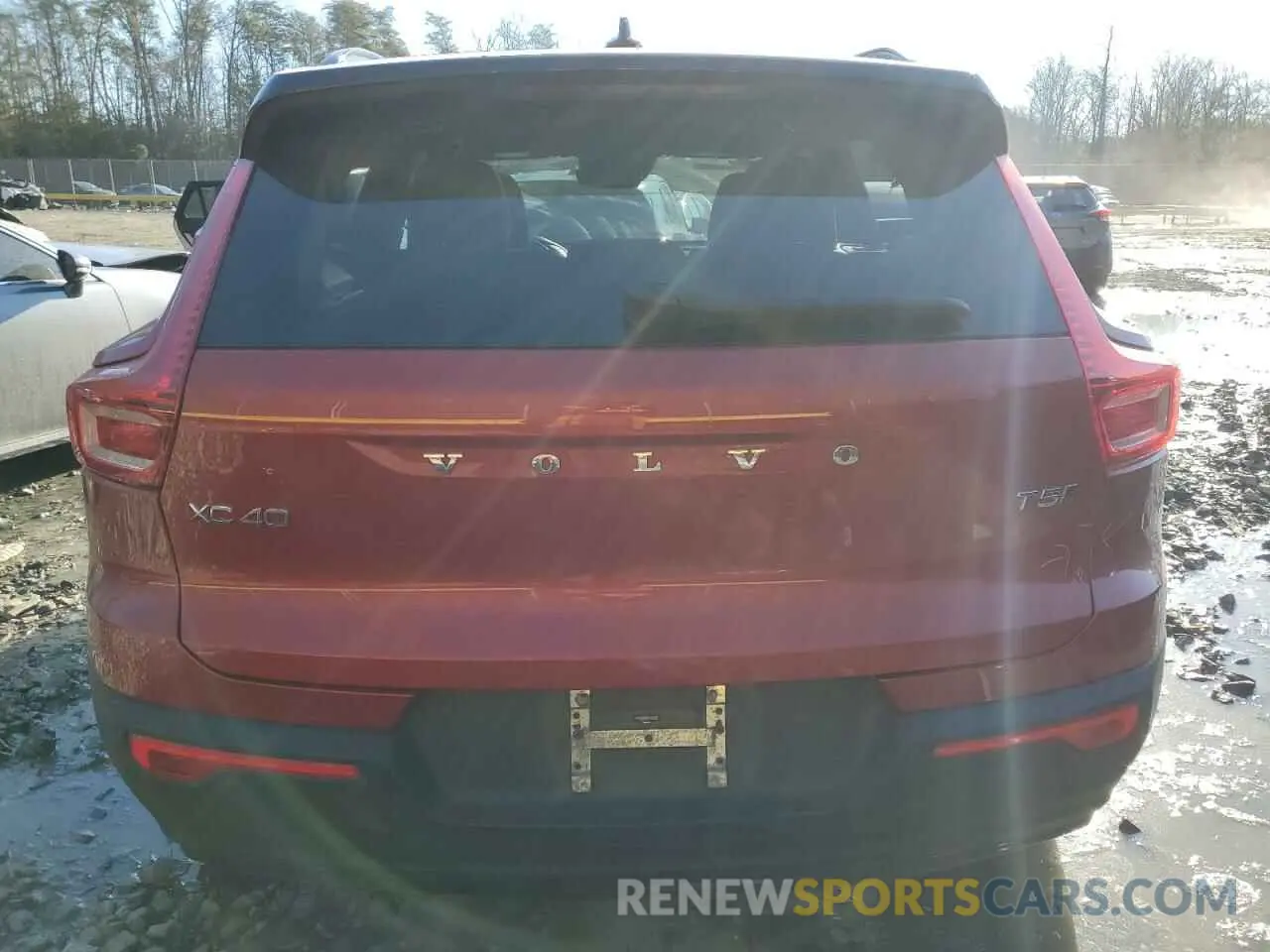 6 Photograph of a damaged car YV4162UM2M2462305 VOLVO XC40 2021