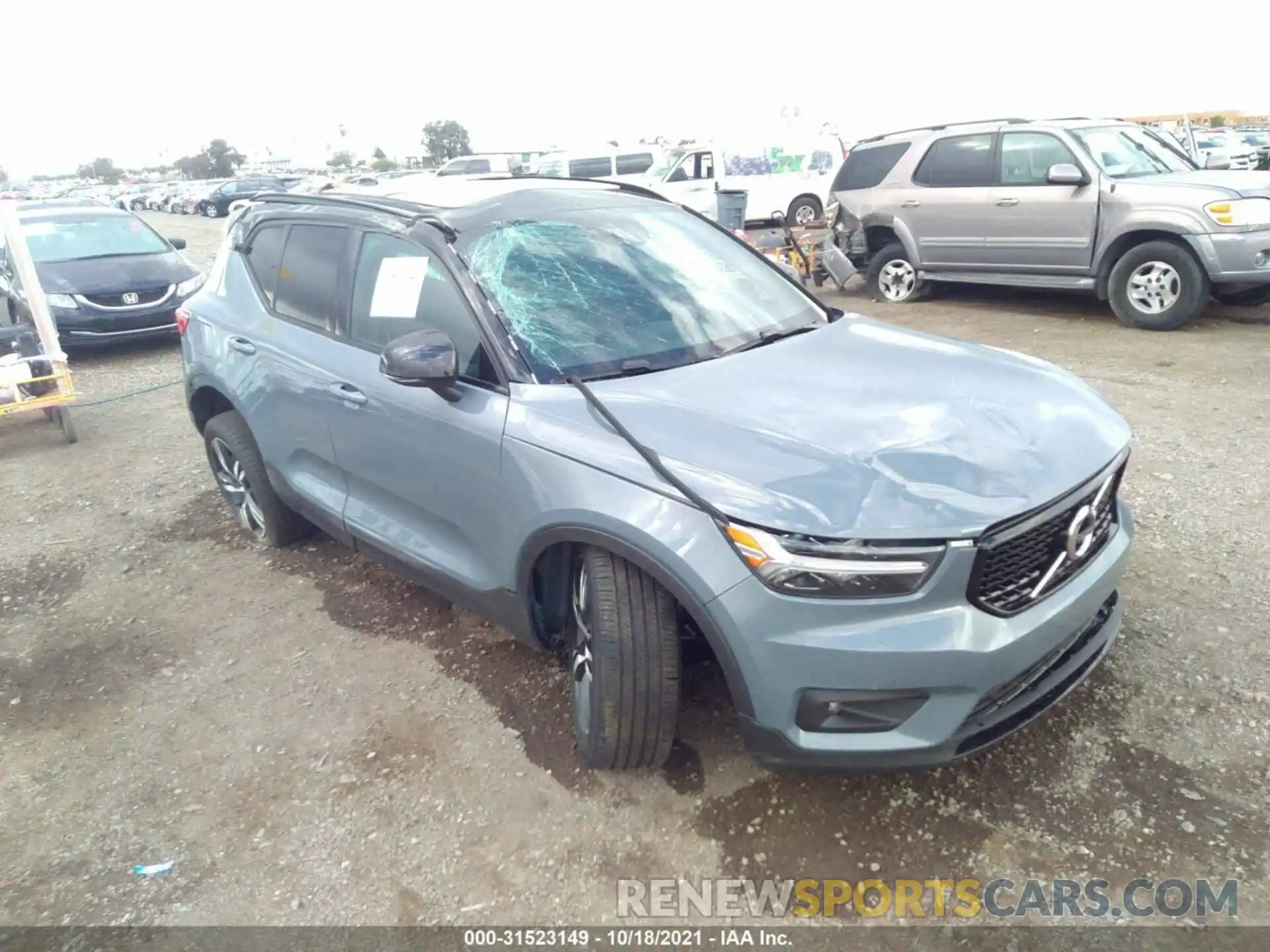 1 Photograph of a damaged car YV4162UM2M2568883 VOLVO XC40 2021