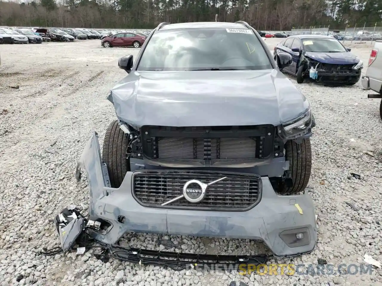 9 Photograph of a damaged car YV4162UM3M2533348 VOLVO XC40 2021