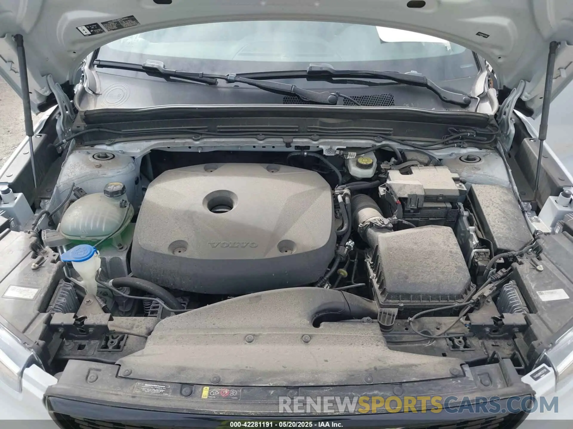 10 Photograph of a damaged car YV4162UM4M2397599 VOLVO XC40 2021