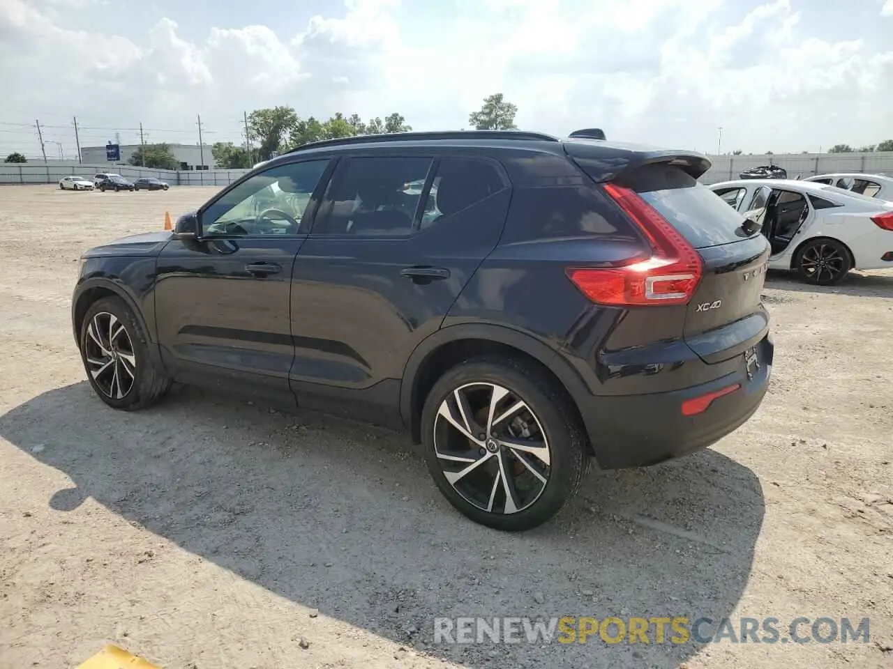 2 Photograph of a damaged car YV4162UM4M2493829 VOLVO XC40 2021