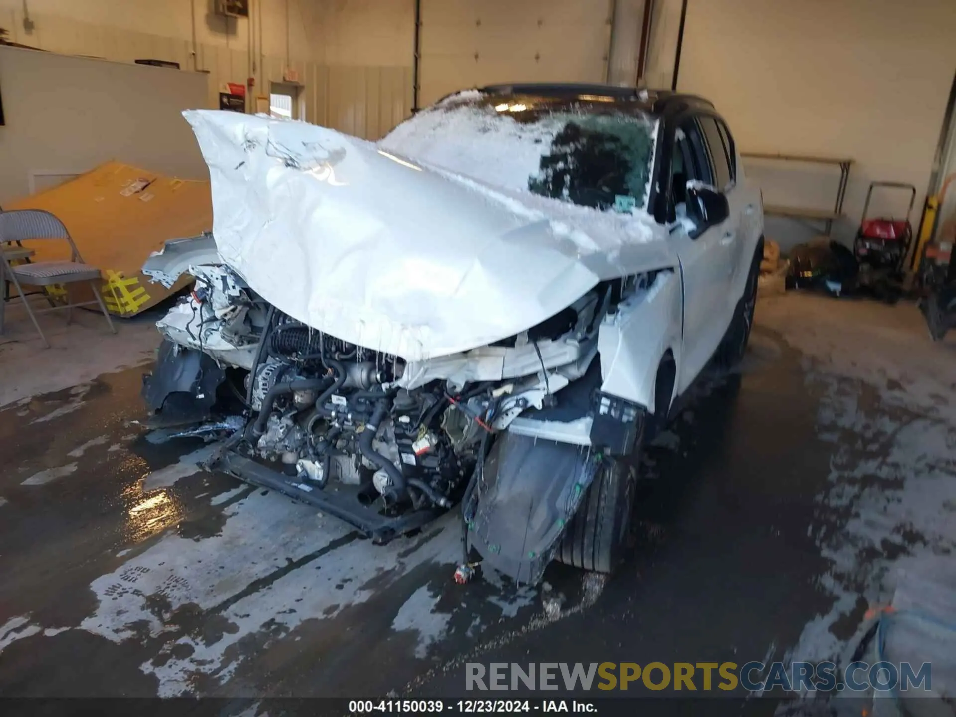2 Photograph of a damaged car YV4162UM4M2510905 VOLVO XC40 2021