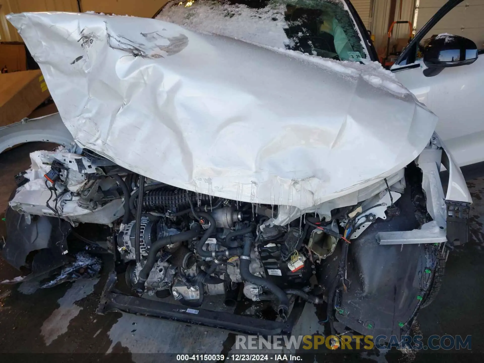 6 Photograph of a damaged car YV4162UM4M2510905 VOLVO XC40 2021