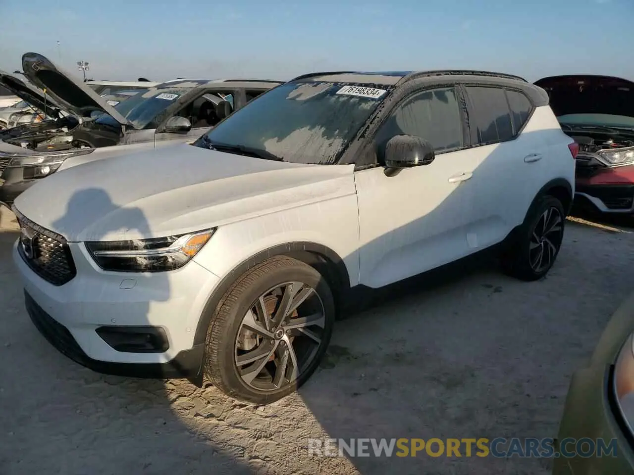 1 Photograph of a damaged car YV4162UM4M2545203 VOLVO XC40 2021