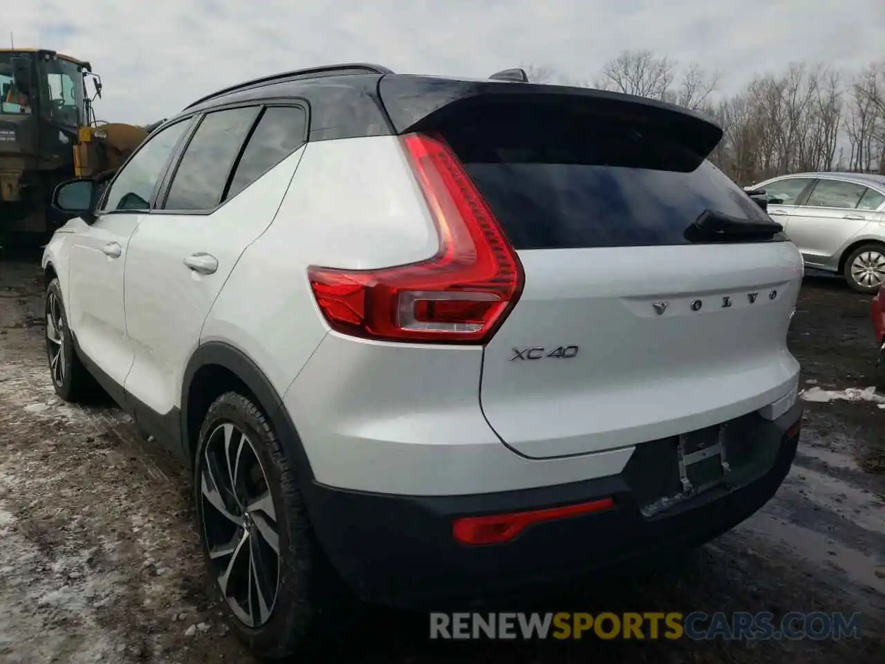 3 Photograph of a damaged car YV4162UM5M2419965 VOLVO XC40 2021