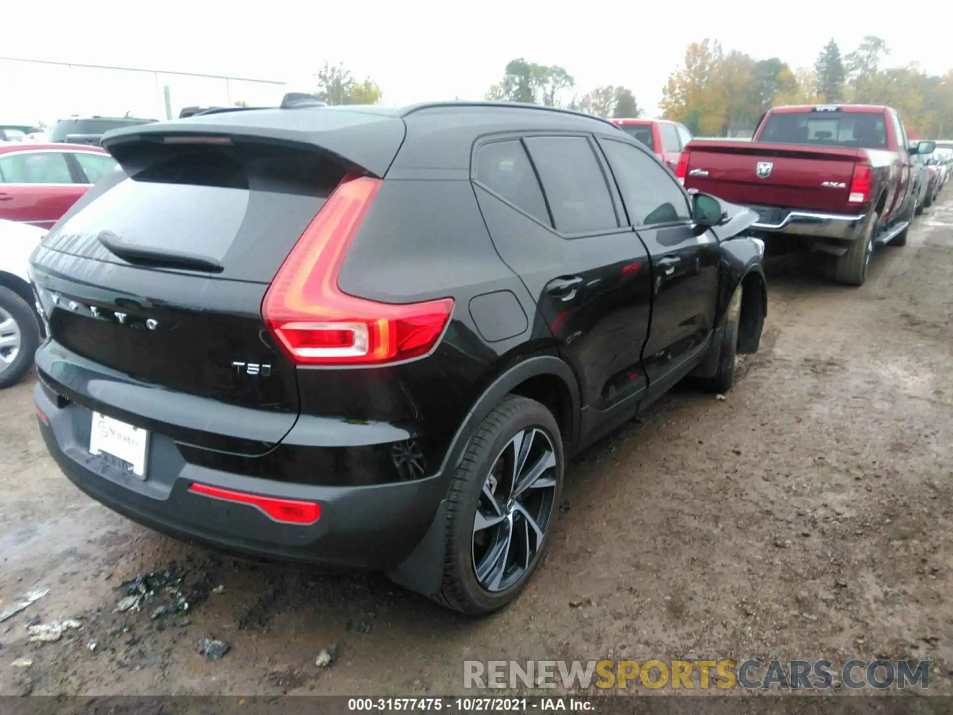 4 Photograph of a damaged car YV4162UM5M2439570 VOLVO XC40 2021