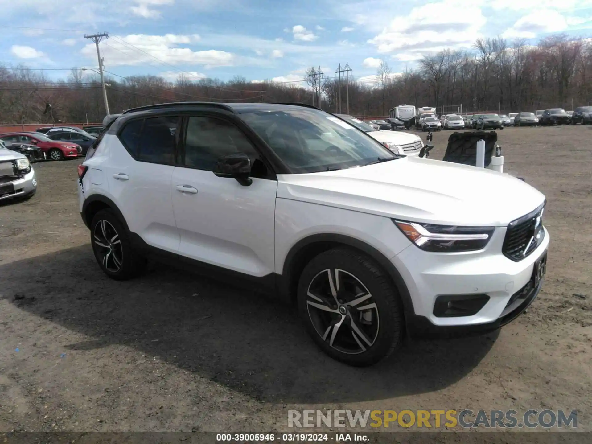 1 Photograph of a damaged car YV4162UM5M2459737 VOLVO XC40 2021