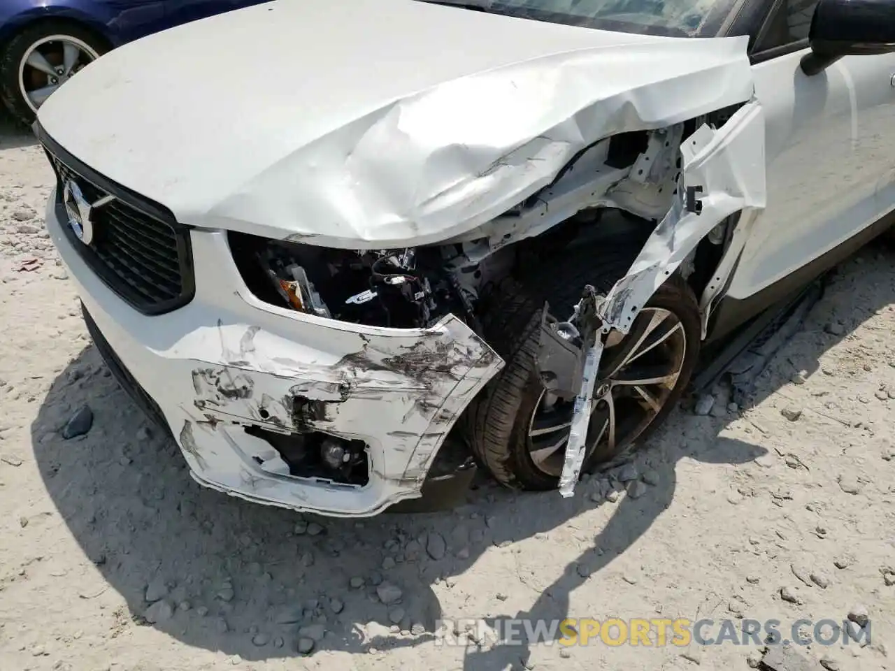 9 Photograph of a damaged car YV4162UM5M2461861 VOLVO XC40 2021