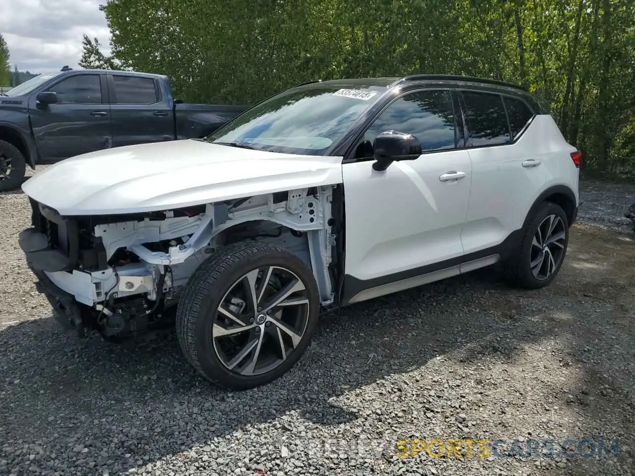 1 Photograph of a damaged car YV4162UM5M2604744 VOLVO XC40 2021