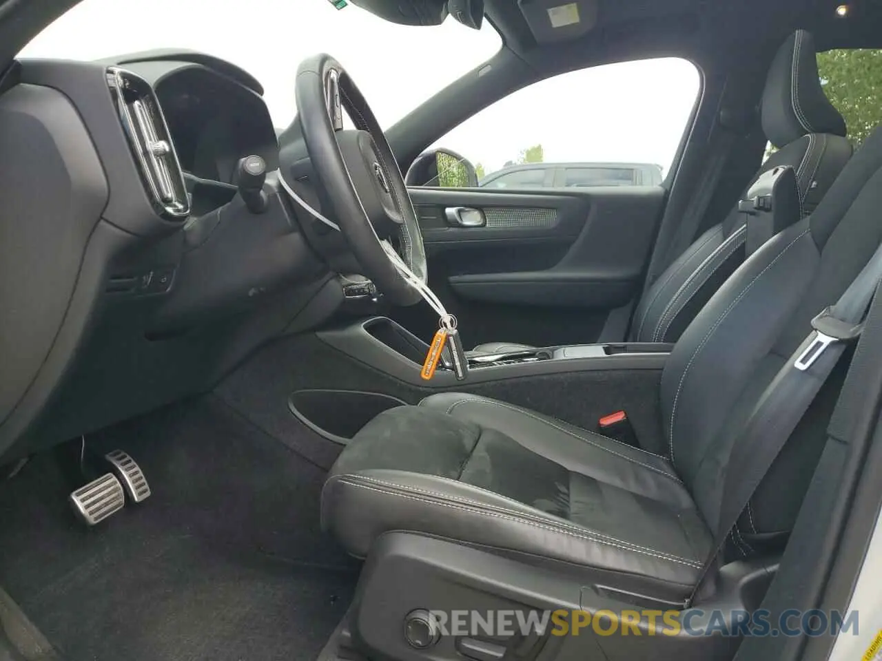 7 Photograph of a damaged car YV4162UM5M2604744 VOLVO XC40 2021