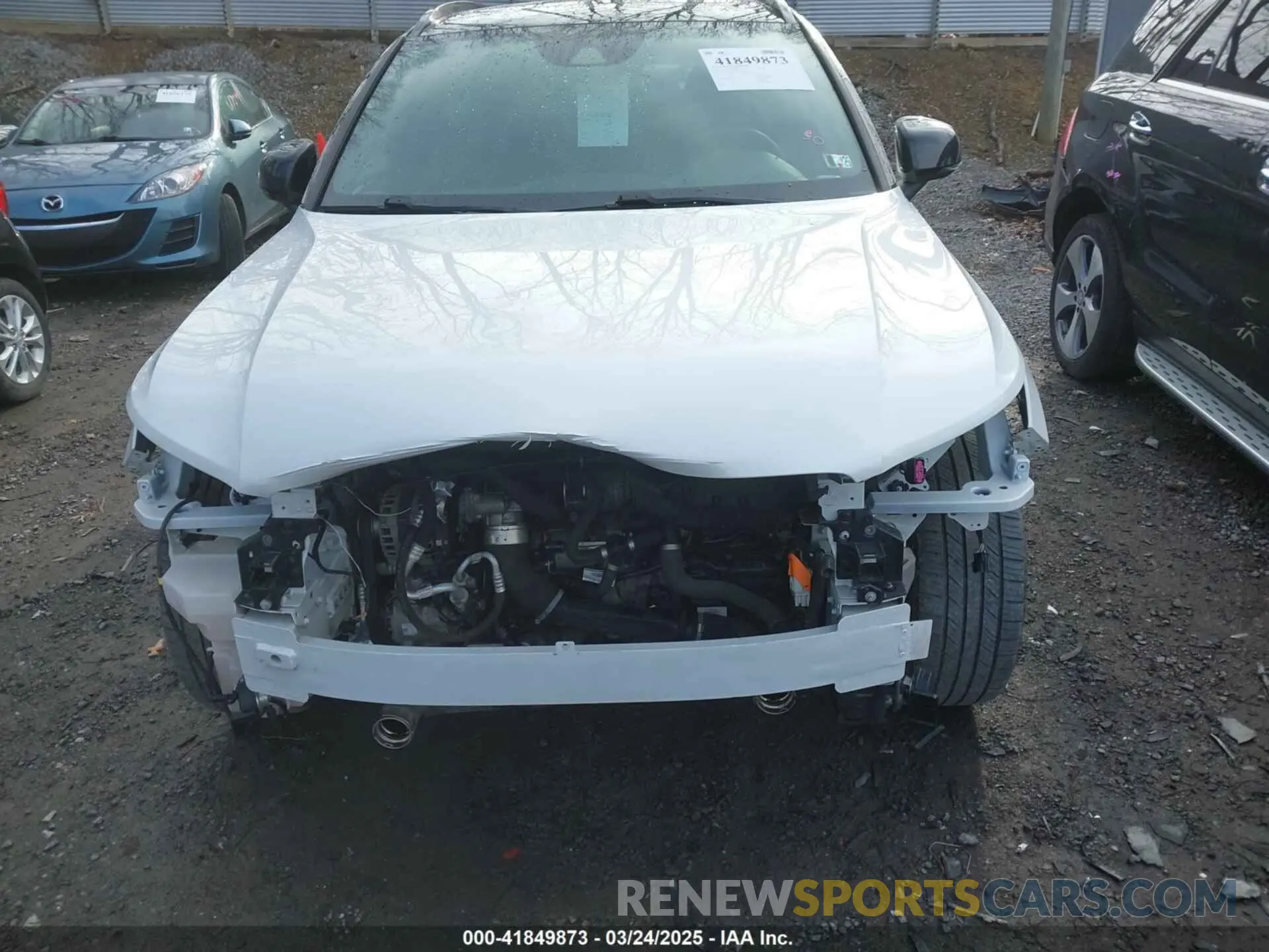 12 Photograph of a damaged car YV4162UM6M2402320 VOLVO XC40 2021