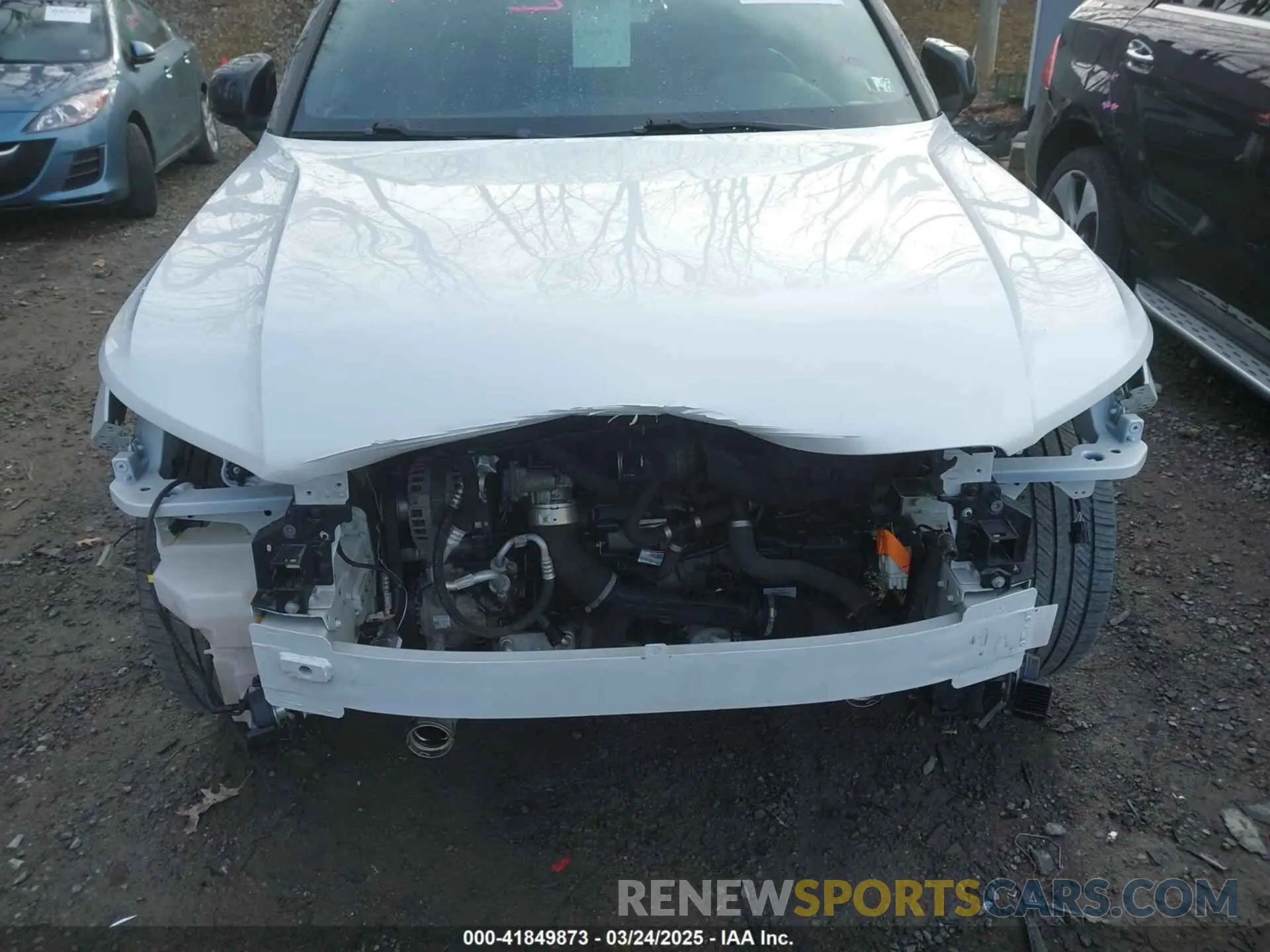 17 Photograph of a damaged car YV4162UM6M2402320 VOLVO XC40 2021
