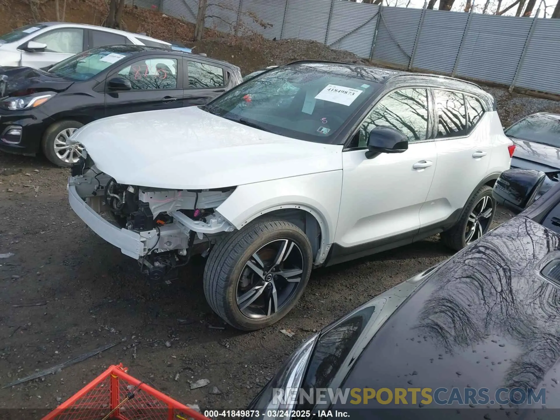 2 Photograph of a damaged car YV4162UM6M2402320 VOLVO XC40 2021