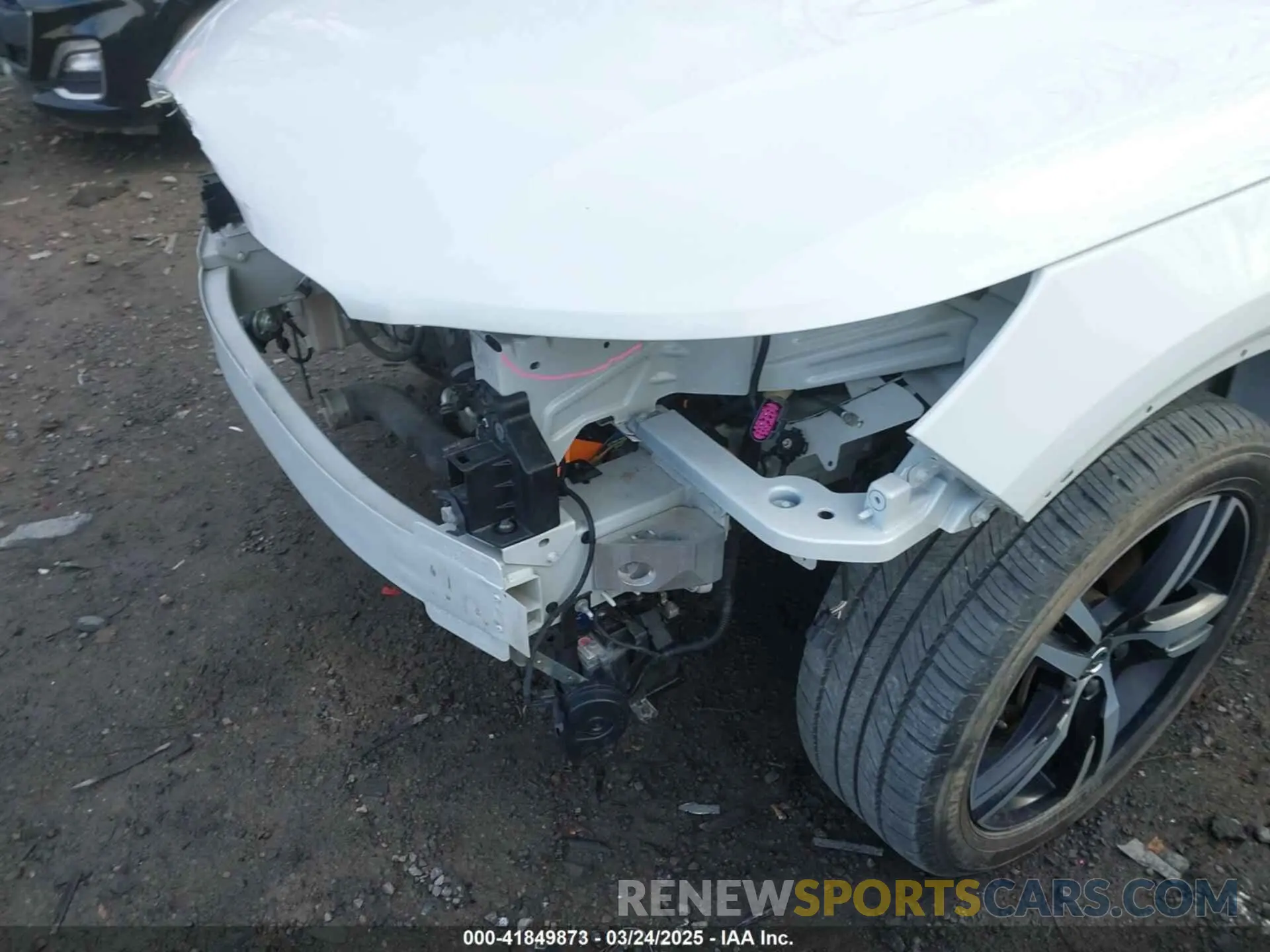 21 Photograph of a damaged car YV4162UM6M2402320 VOLVO XC40 2021