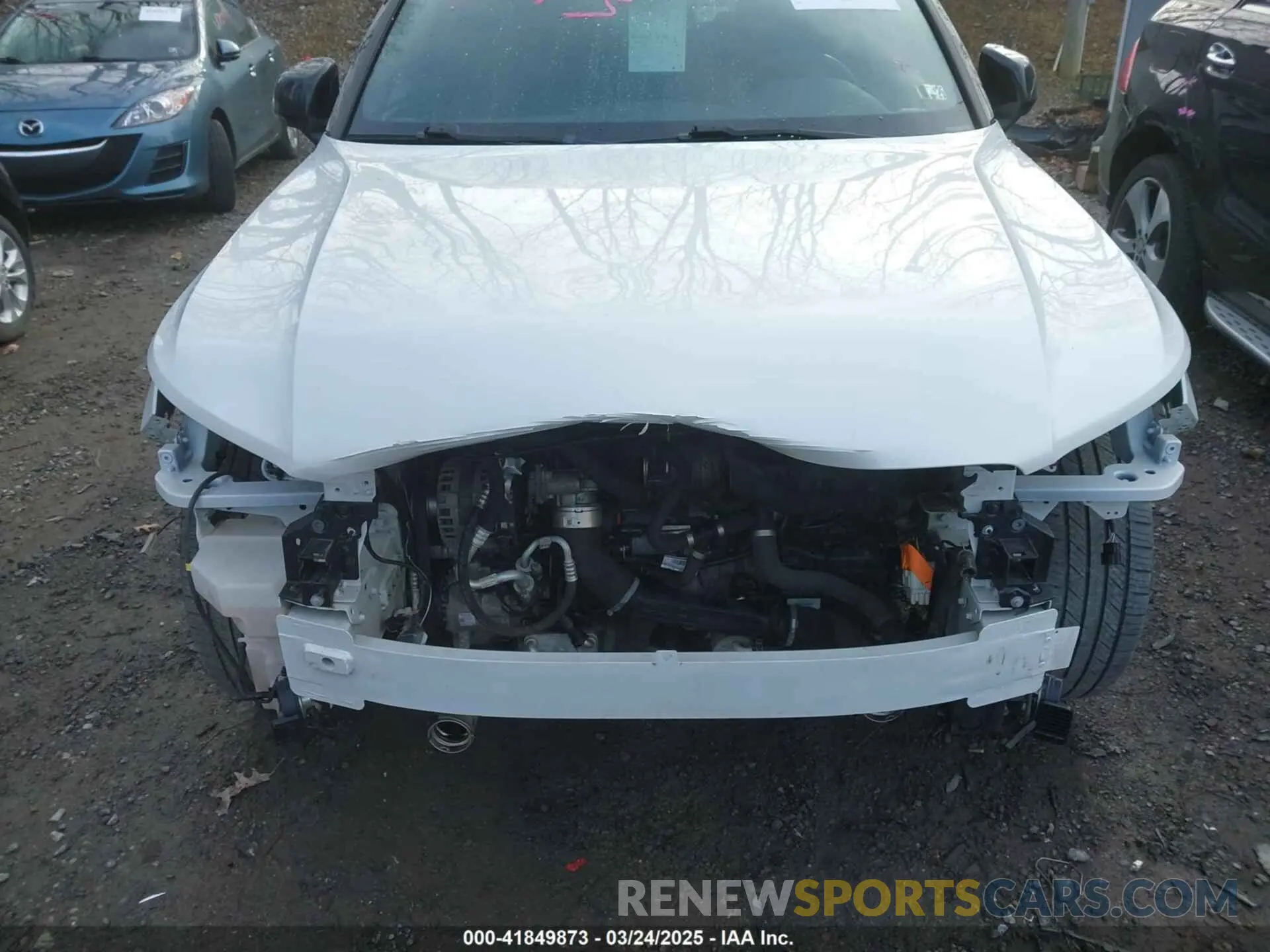 6 Photograph of a damaged car YV4162UM6M2402320 VOLVO XC40 2021