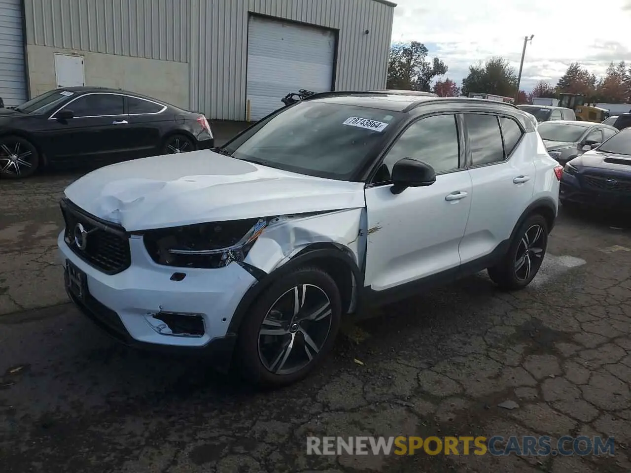 1 Photograph of a damaged car YV4162UM6M2547969 VOLVO XC40 2021