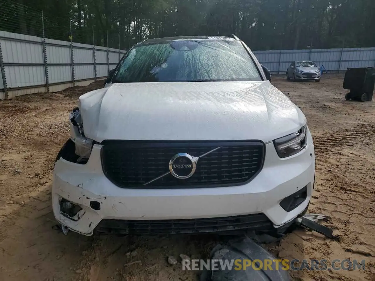 5 Photograph of a damaged car YV4162UM6M2587923 VOLVO XC40 2021