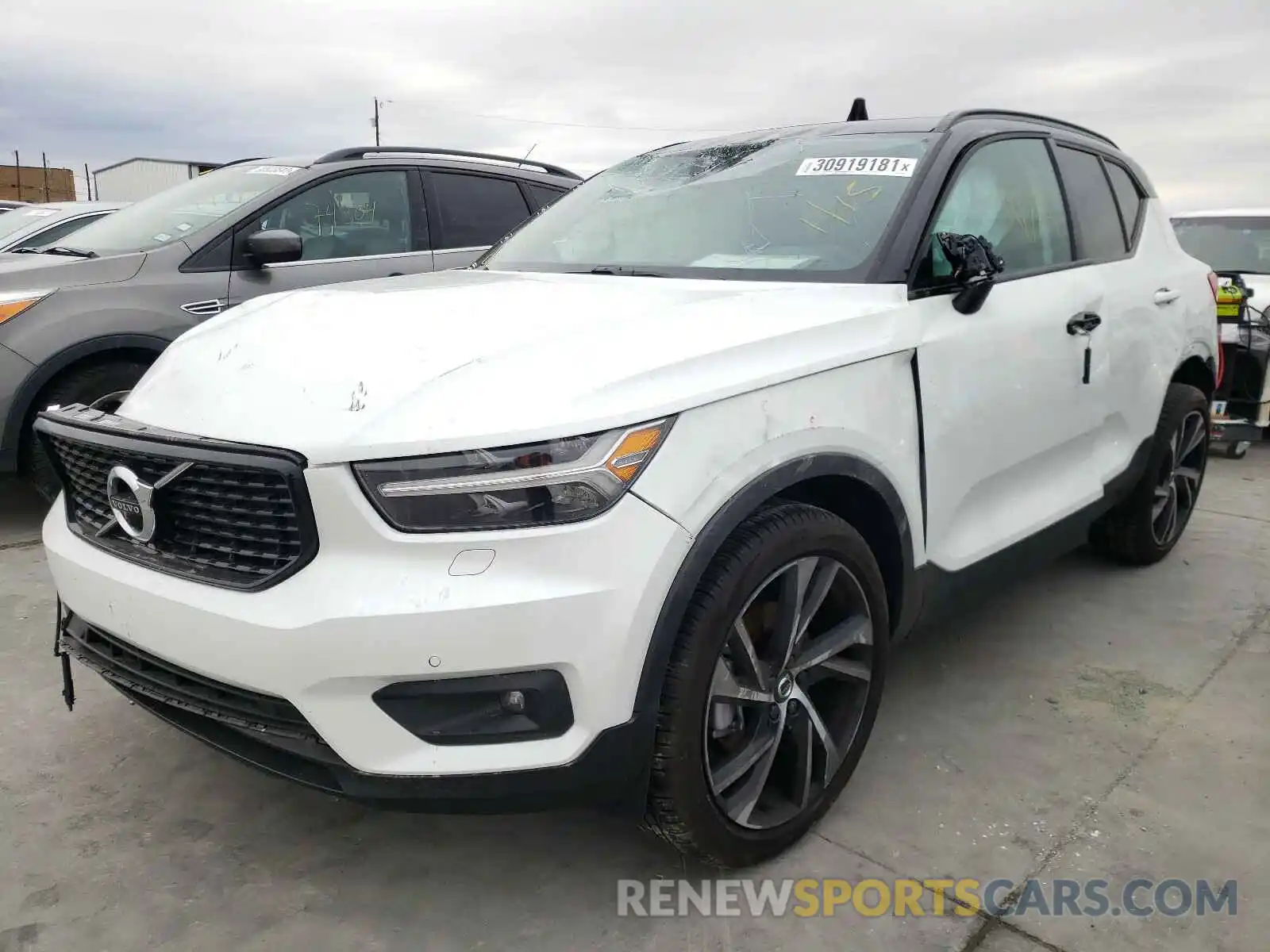 2 Photograph of a damaged car YV4162UM7M2414976 VOLVO XC40 2021