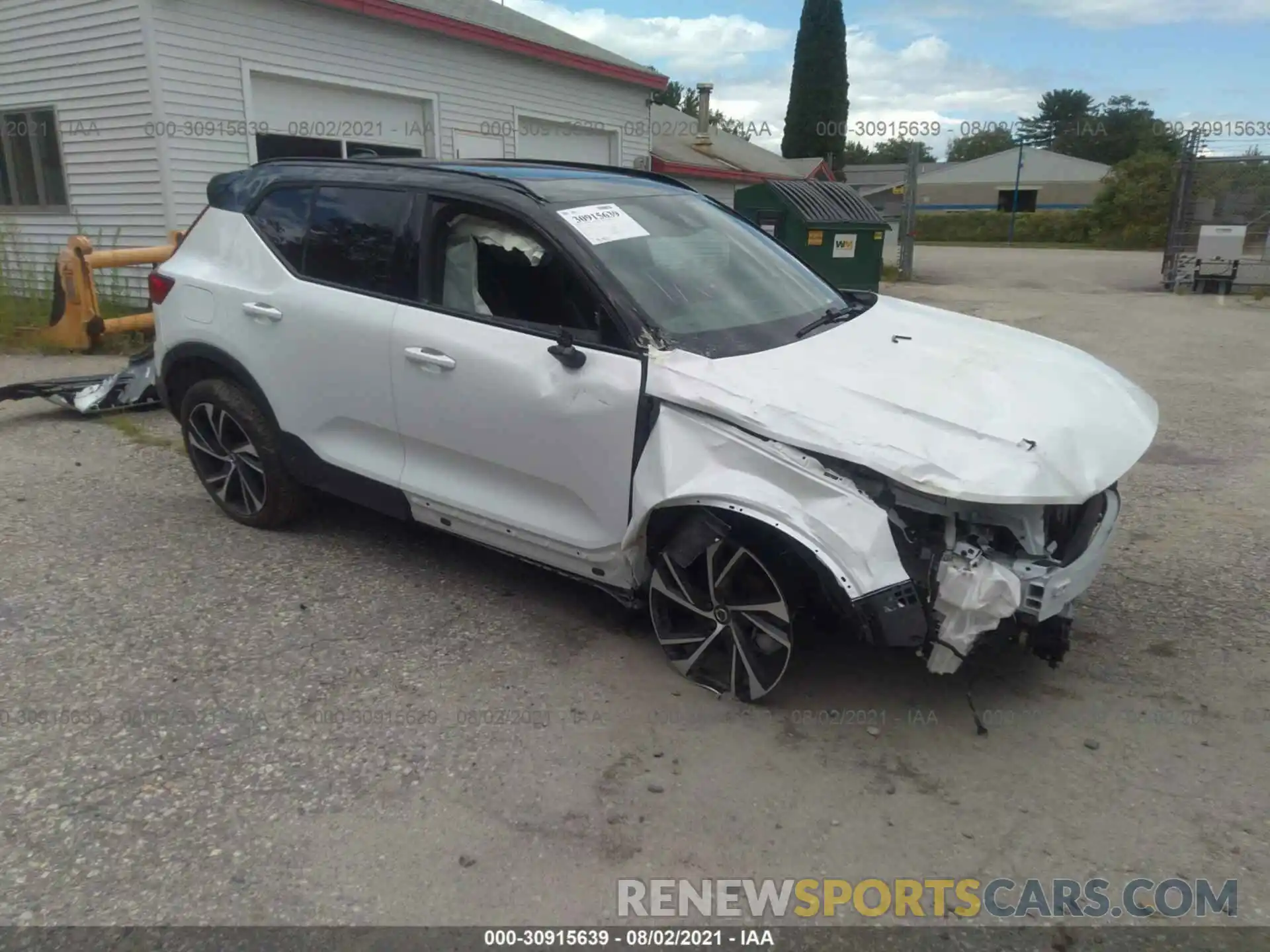 1 Photograph of a damaged car YV4162UM7M2459447 VOLVO XC40 2021