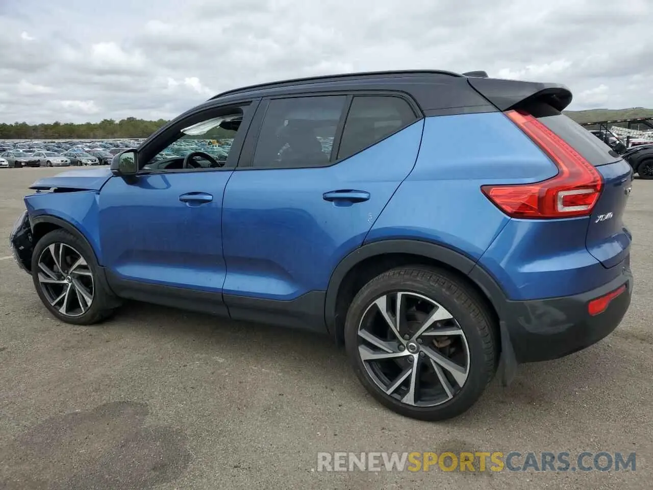 2 Photograph of a damaged car YV4162UM7M2565137 VOLVO XC40 2021