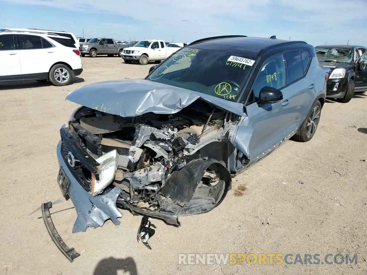 2 Photograph of a damaged car YV4162UM7M2617141 VOLVO XC40 2021