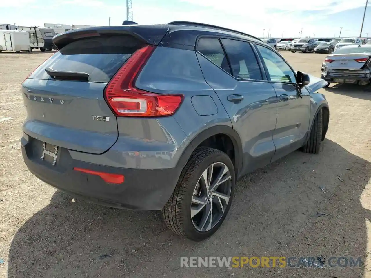 4 Photograph of a damaged car YV4162UM7M2617141 VOLVO XC40 2021