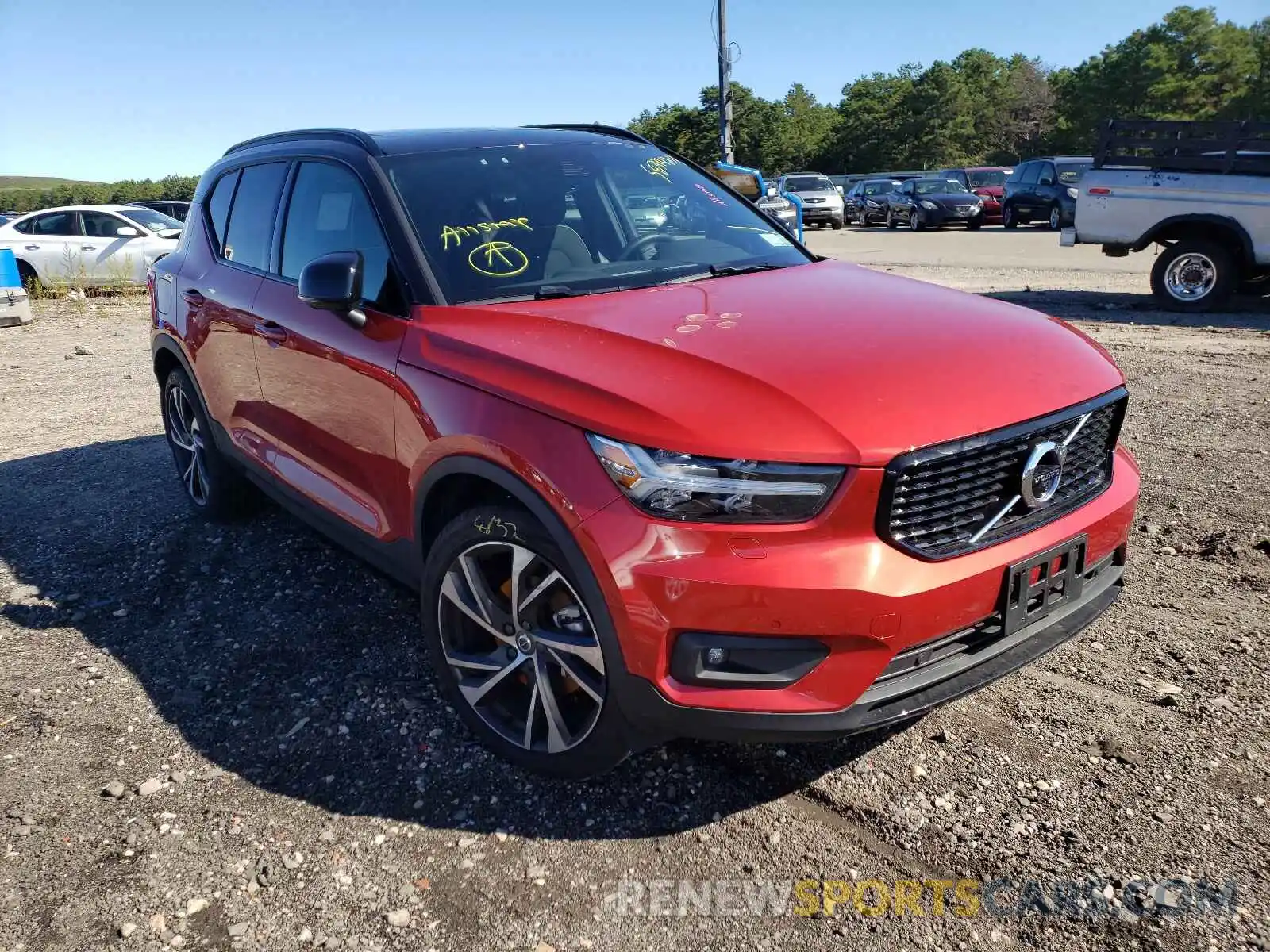 1 Photograph of a damaged car YV4162UM8M2510485 VOLVO XC40 2021