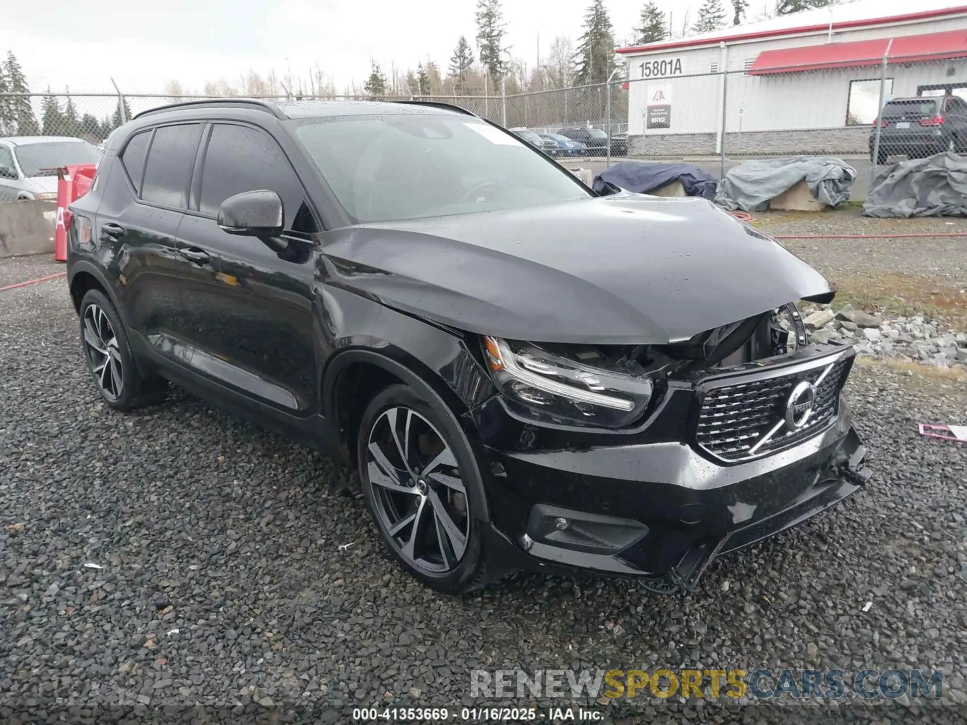 1 Photograph of a damaged car YV4162UM8M2537184 VOLVO XC40 2021