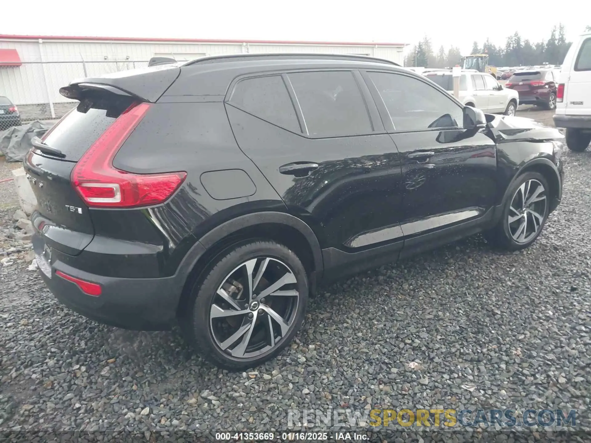 4 Photograph of a damaged car YV4162UM8M2537184 VOLVO XC40 2021