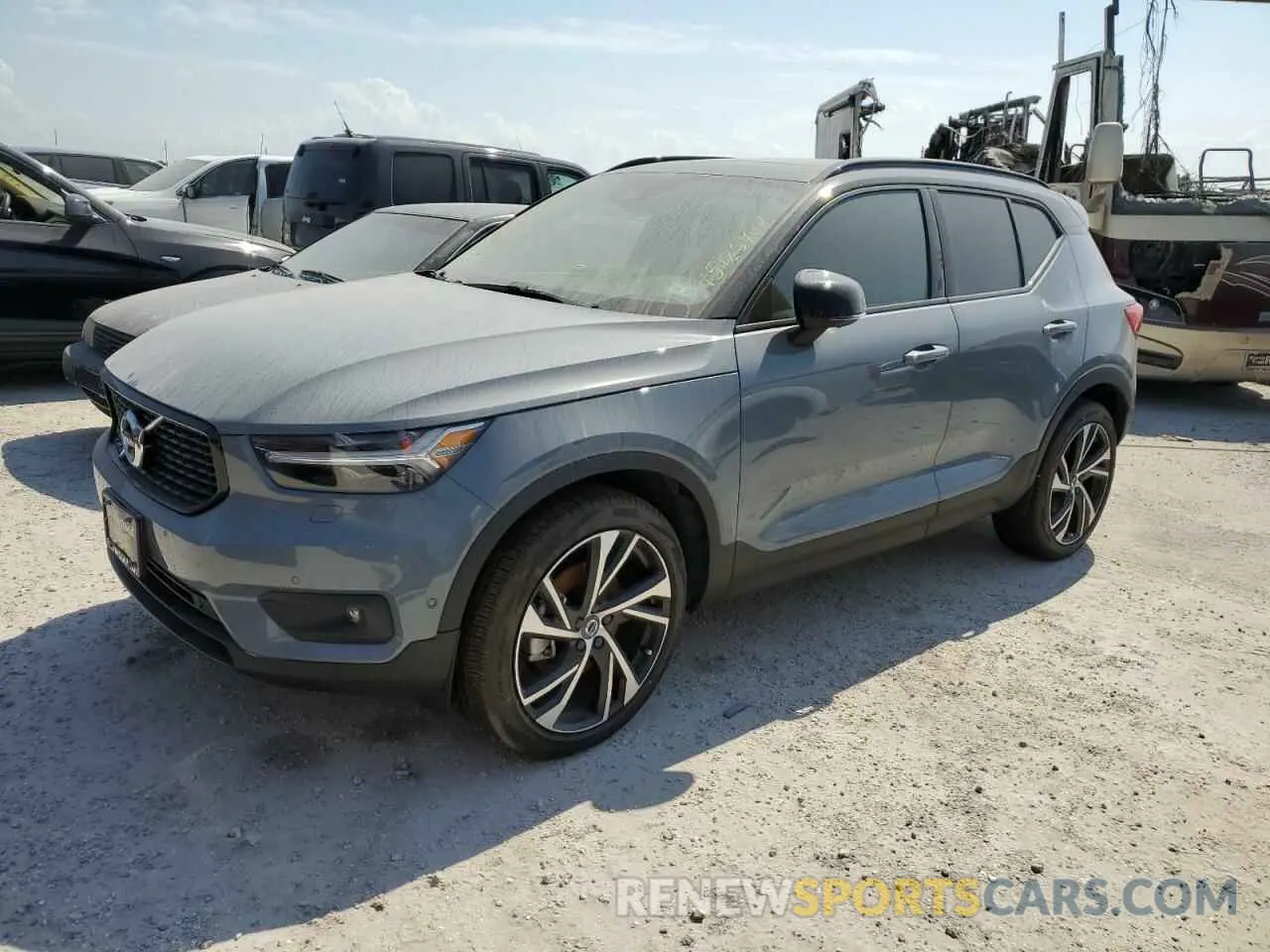 1 Photograph of a damaged car YV4162UM8M2560657 VOLVO XC40 2021
