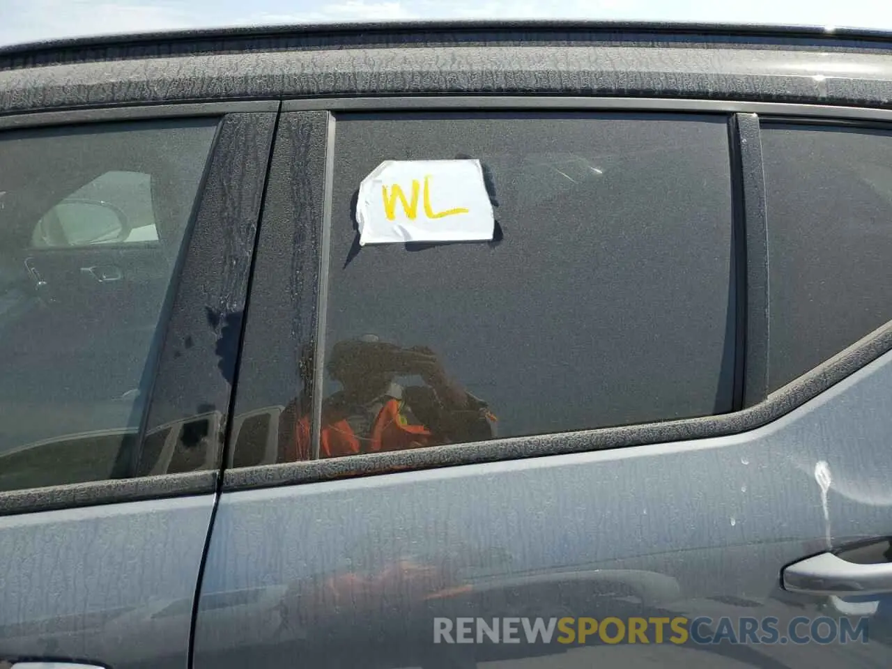 13 Photograph of a damaged car YV4162UM8M2560657 VOLVO XC40 2021