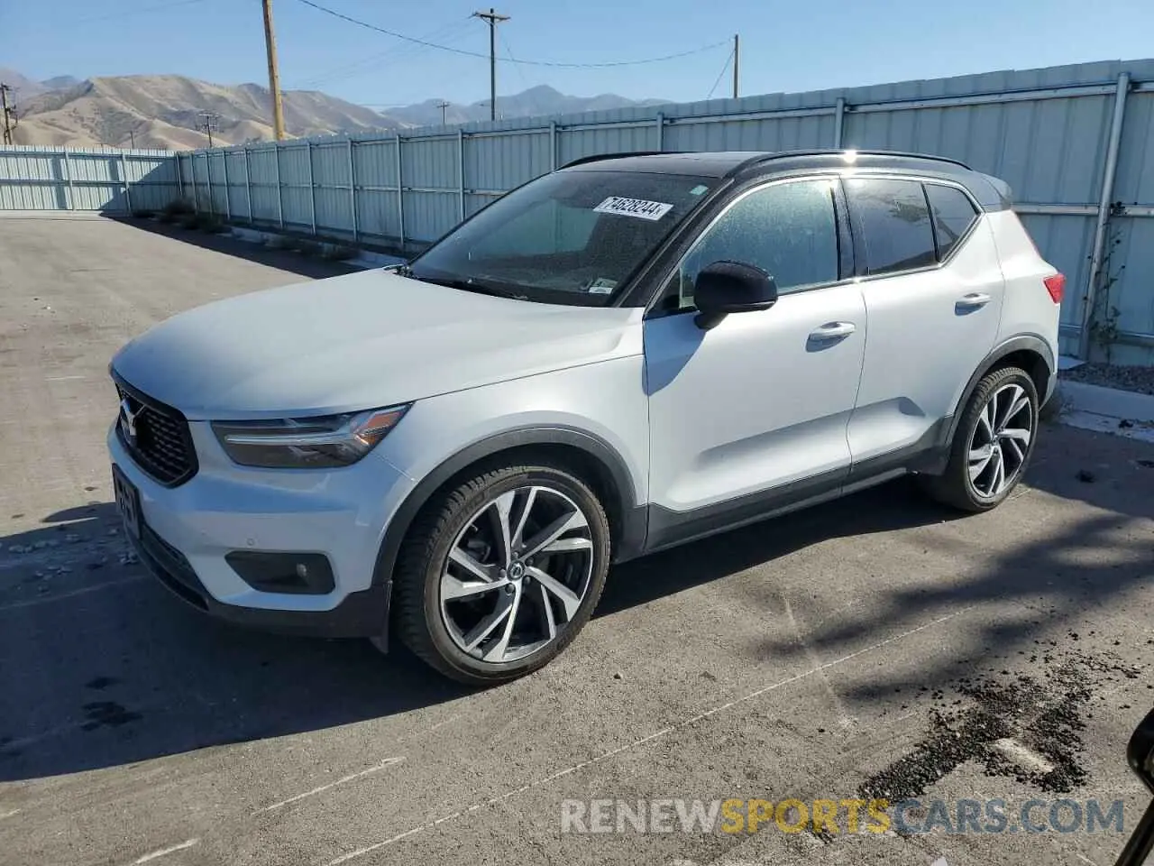 1 Photograph of a damaged car YV4162UM8M2570671 VOLVO XC40 2021