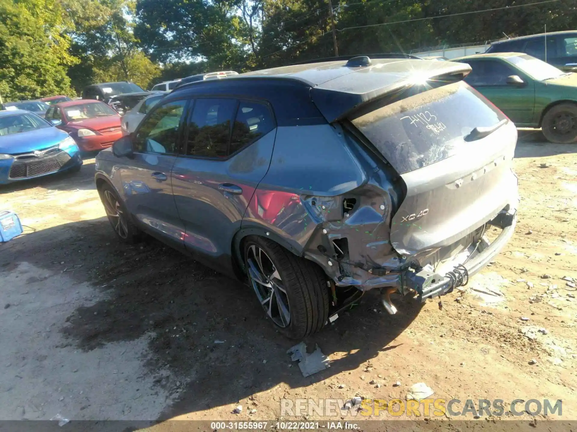 3 Photograph of a damaged car YV4162UM8M2574123 VOLVO XC40 2021