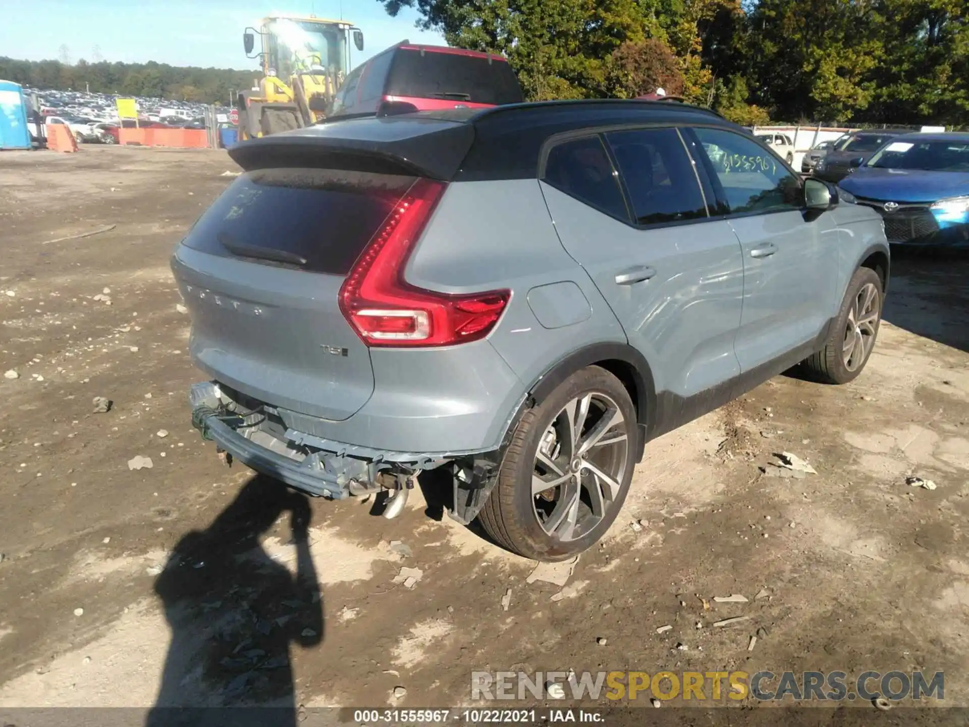 4 Photograph of a damaged car YV4162UM8M2574123 VOLVO XC40 2021