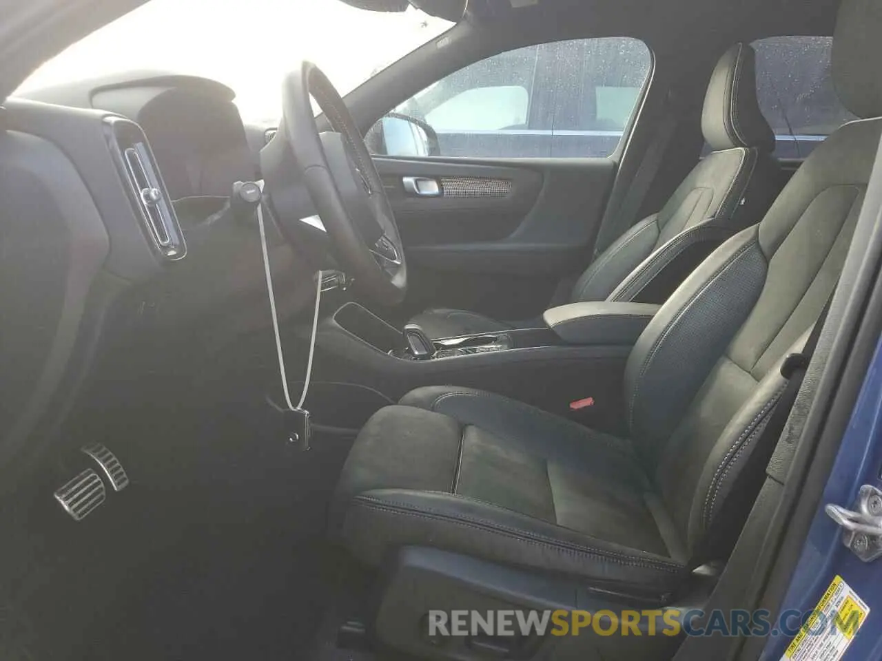 7 Photograph of a damaged car YV4162UM9M2417880 VOLVO XC40 2021