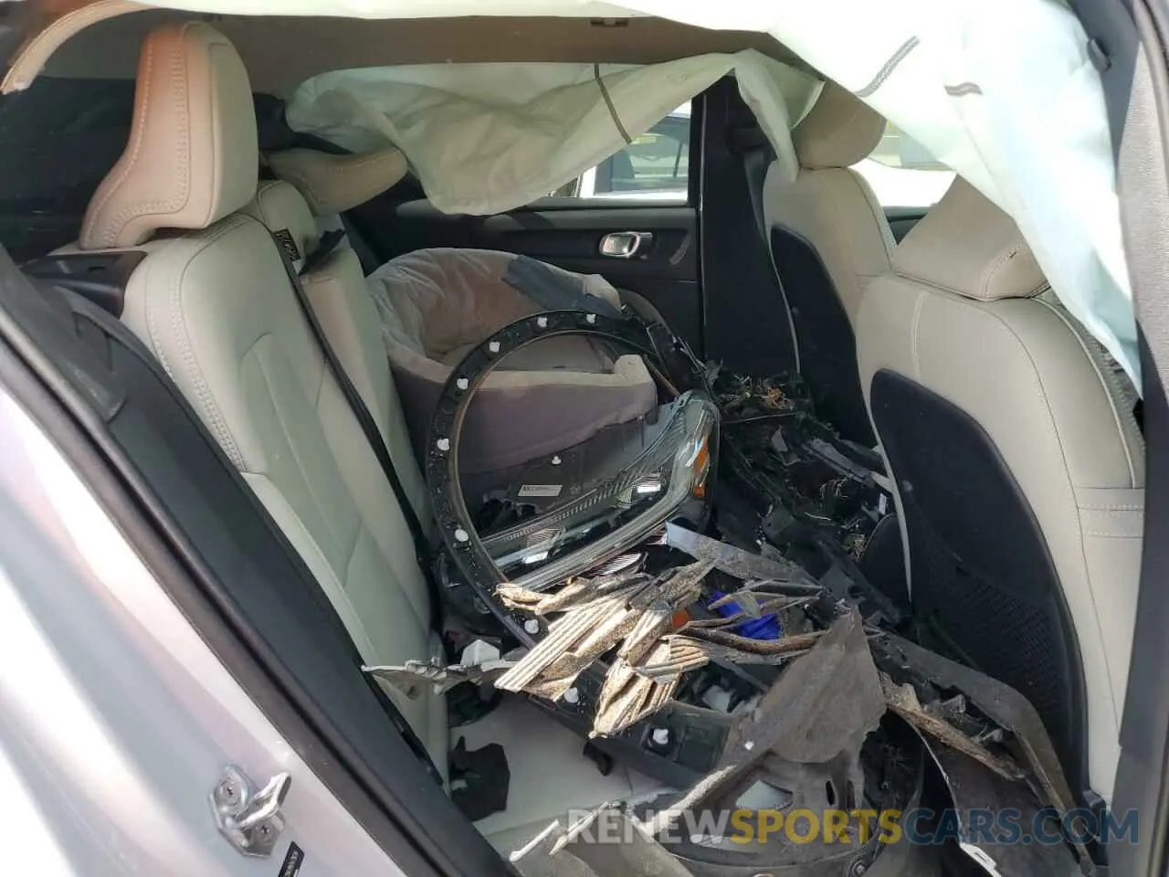 6 Photograph of a damaged car YV4AC2HK1M2475614 VOLVO XC40 2021