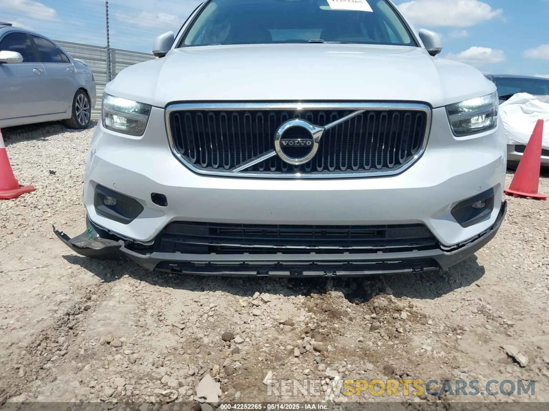 12 Photograph of a damaged car YV4AC2HK4M2486512 VOLVO XC40 2021