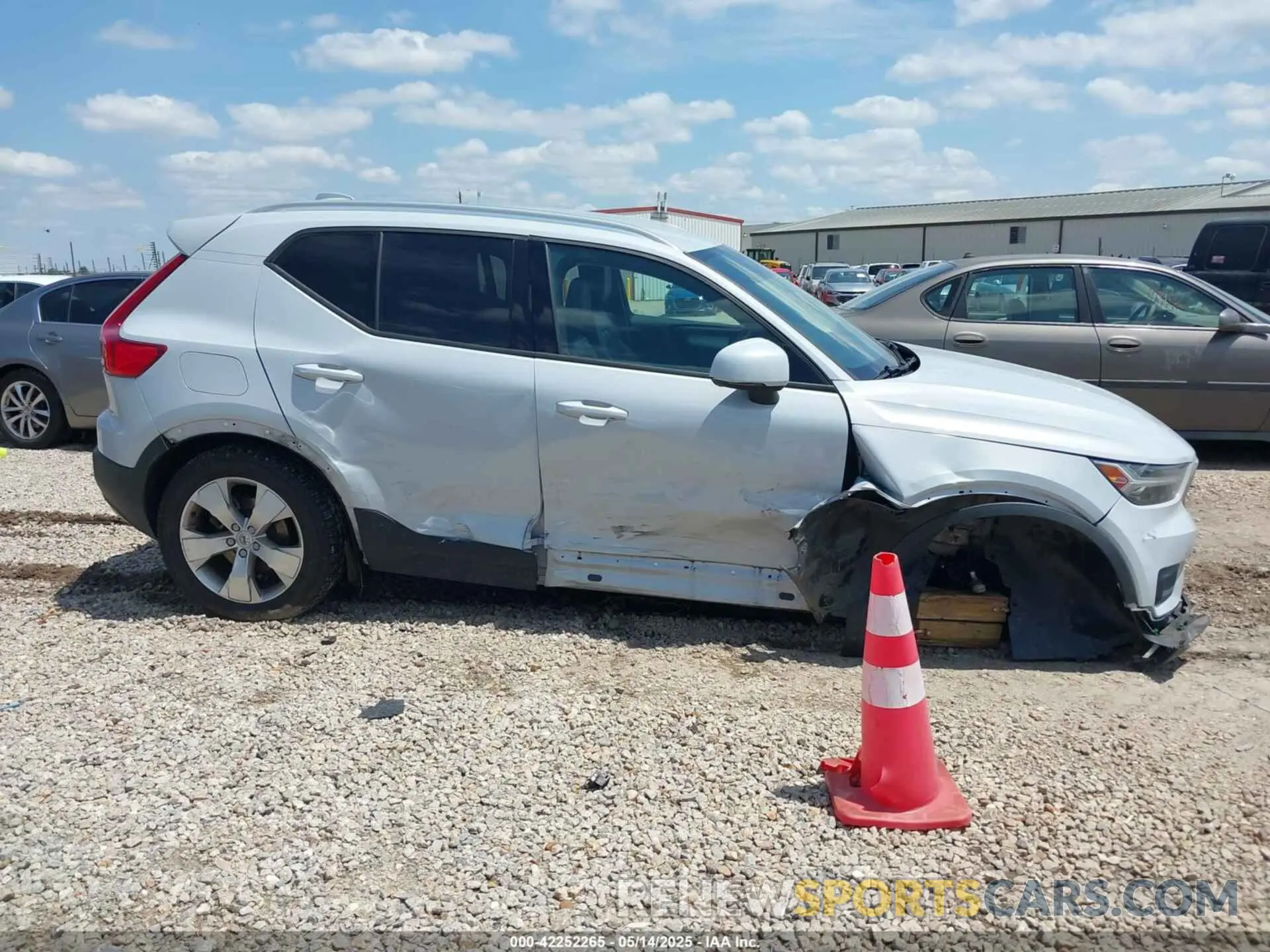 13 Photograph of a damaged car YV4AC2HK4M2486512 VOLVO XC40 2021