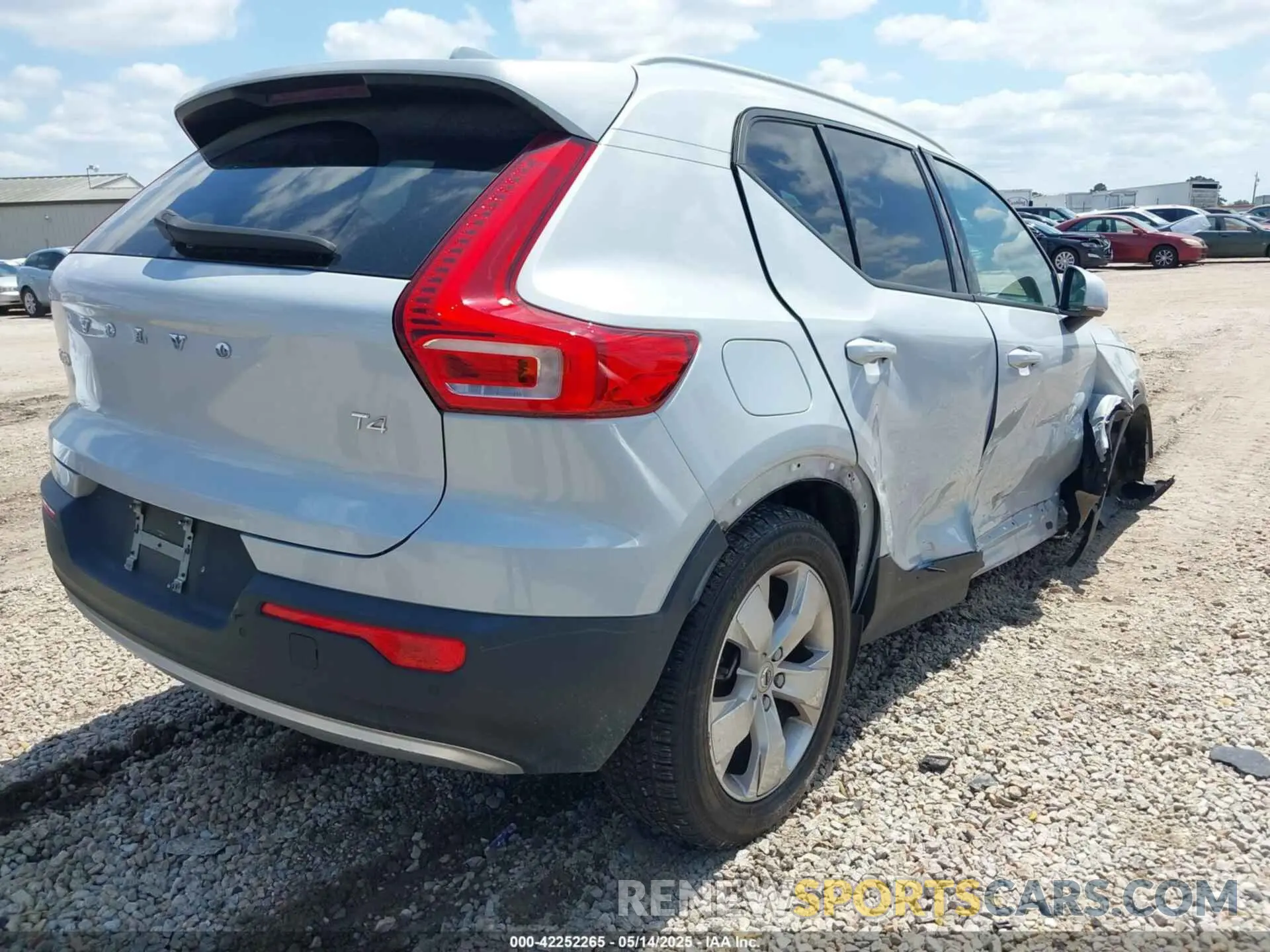 4 Photograph of a damaged car YV4AC2HK4M2486512 VOLVO XC40 2021
