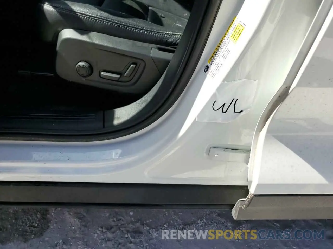 13 Photograph of a damaged car YV4AC2HK5M2602249 VOLVO XC40 2021