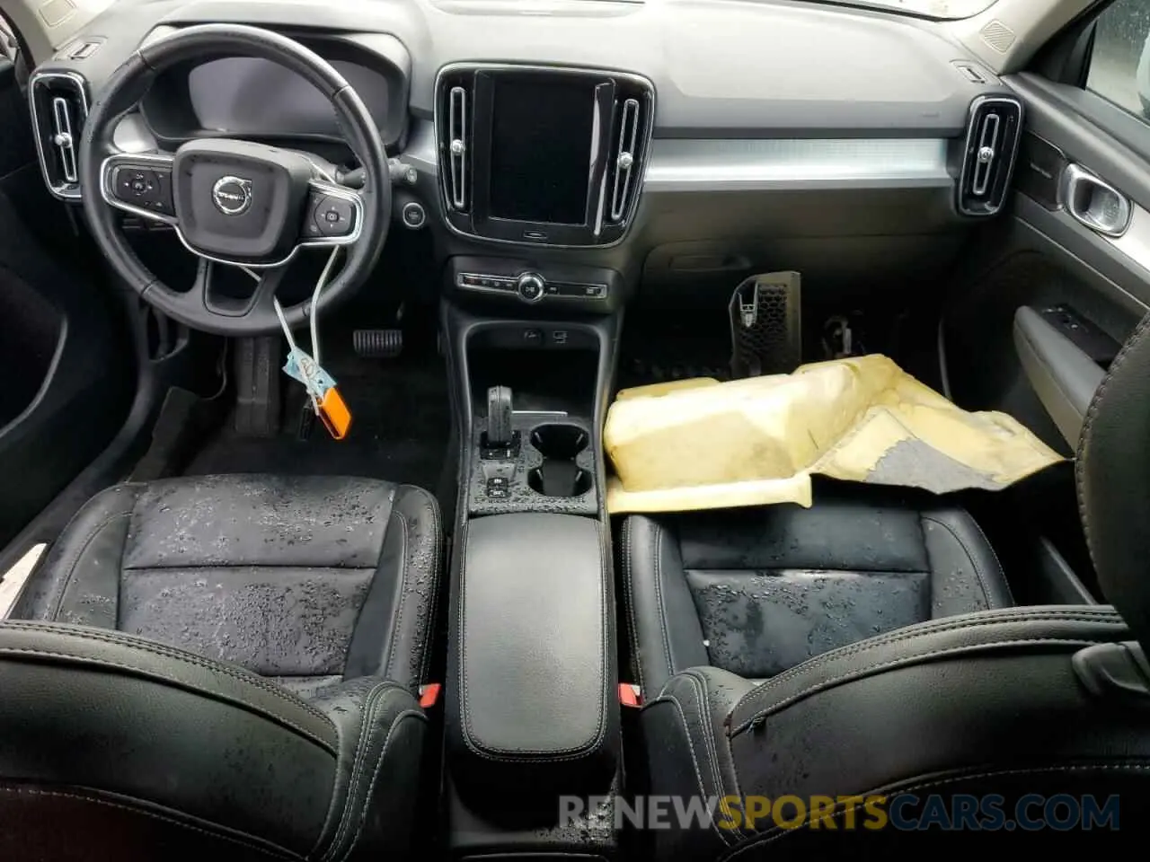 8 Photograph of a damaged car YV4AC2HK5M2602249 VOLVO XC40 2021