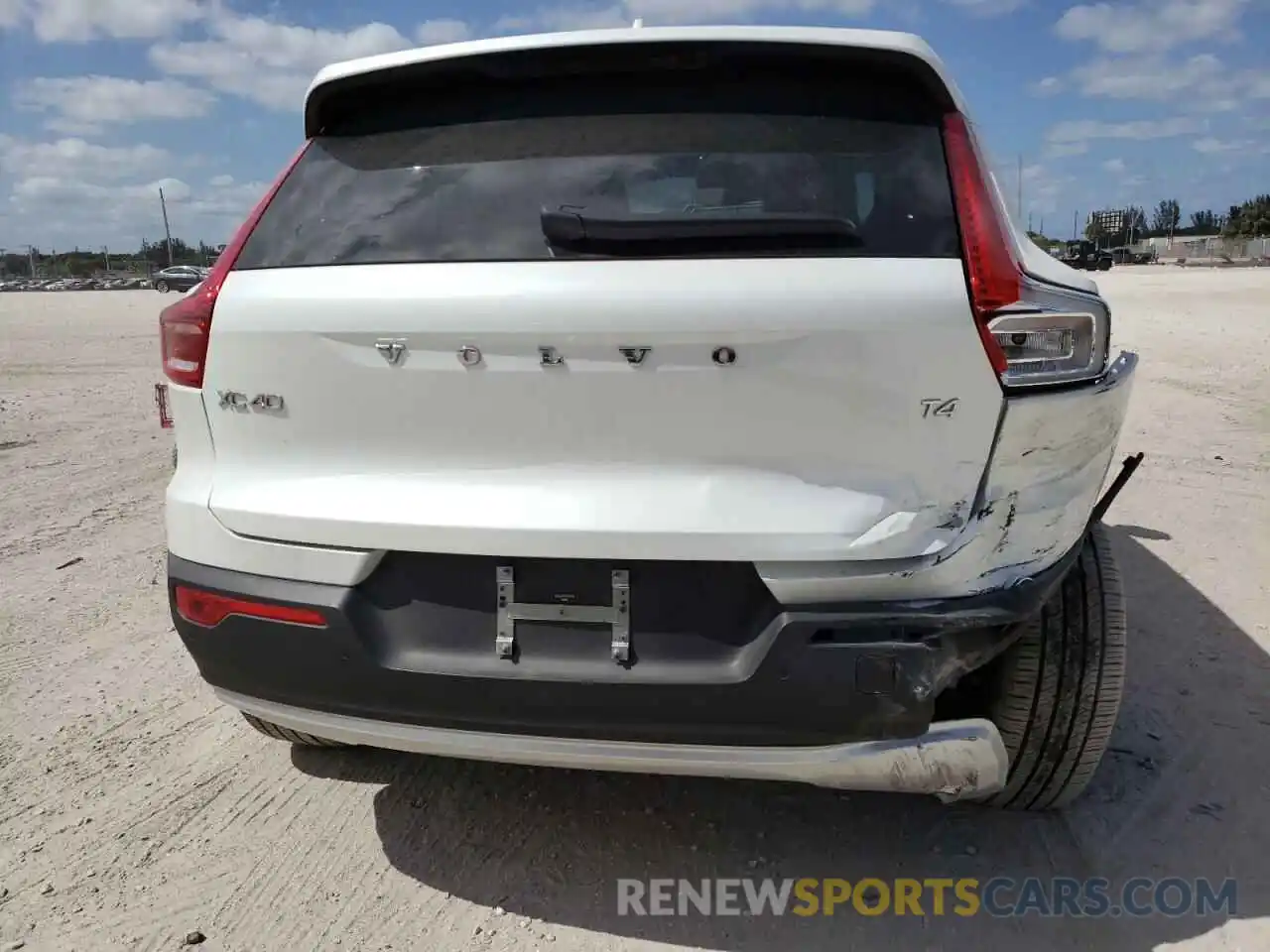 9 Photograph of a damaged car YV4AC2HK7M2526050 VOLVO XC40 2021