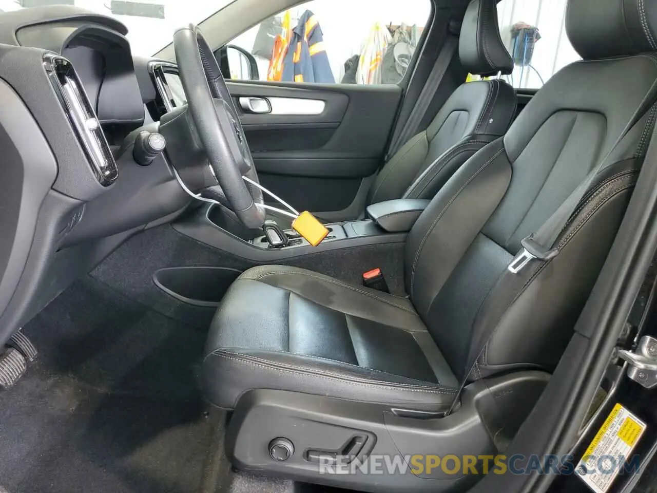 7 Photograph of a damaged car YV4AC2HK8M2581963 VOLVO XC40 2021