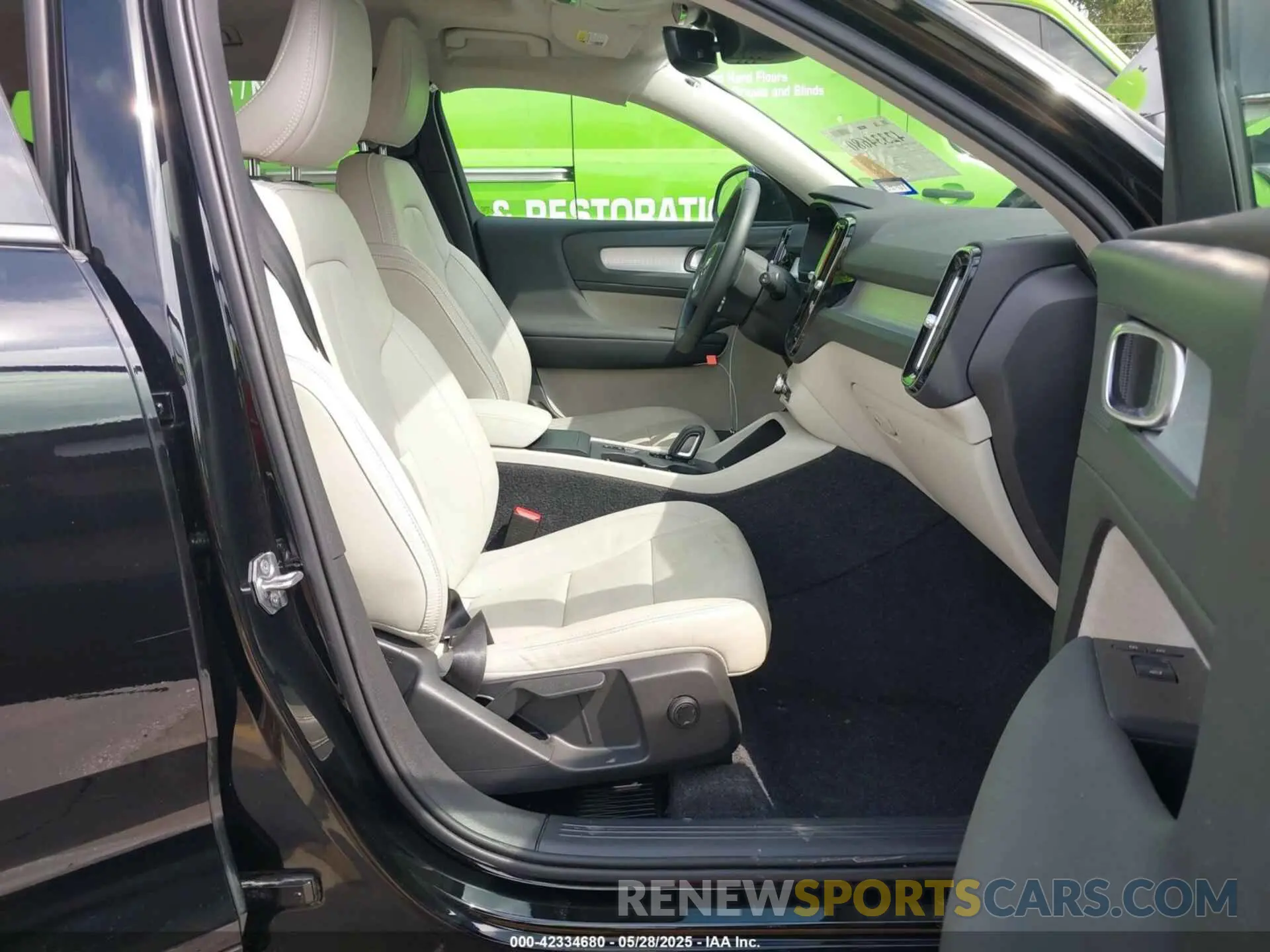 5 Photograph of a damaged car YV4AC2HK9M2426239 VOLVO XC40 2021