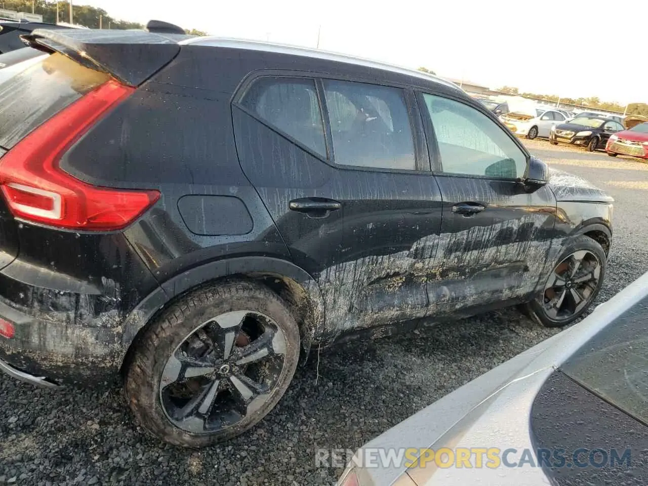 3 Photograph of a damaged car YV4AC2HKXM2430316 VOLVO XC40 2021