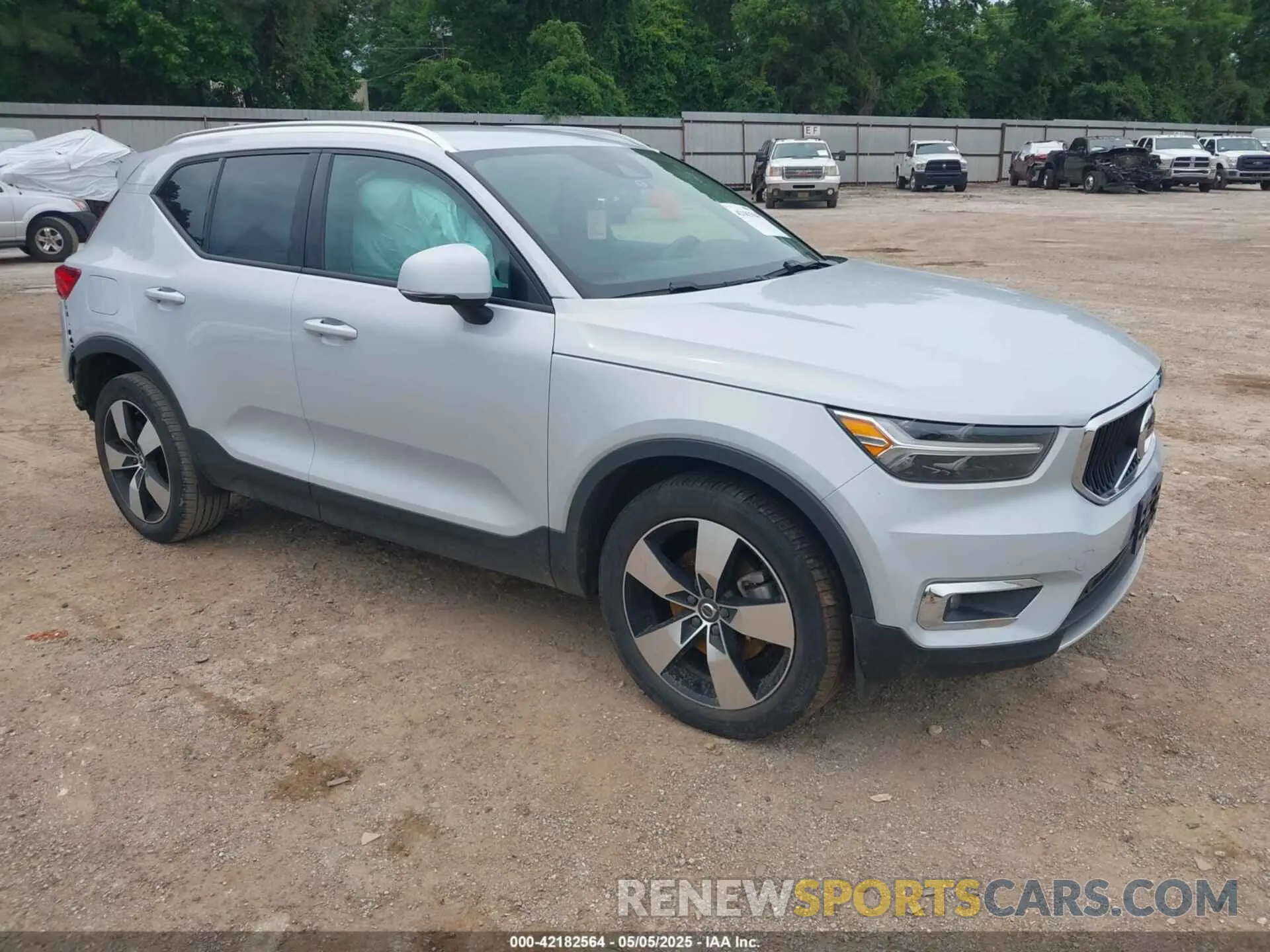 1 Photograph of a damaged car YV4AC2HKXM2464627 VOLVO XC40 2021