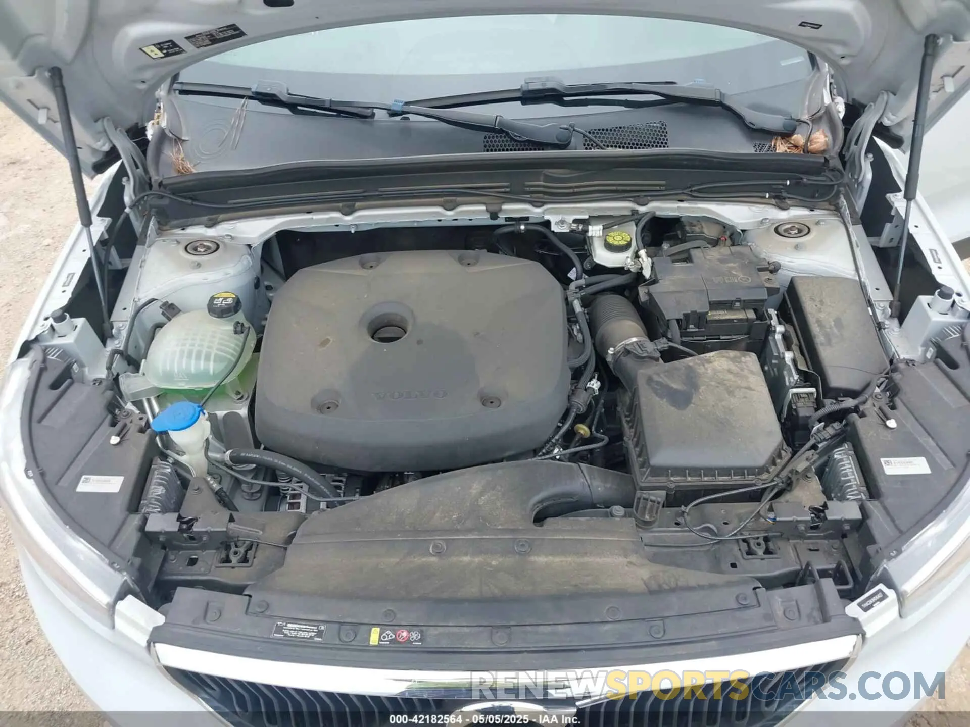10 Photograph of a damaged car YV4AC2HKXM2464627 VOLVO XC40 2021