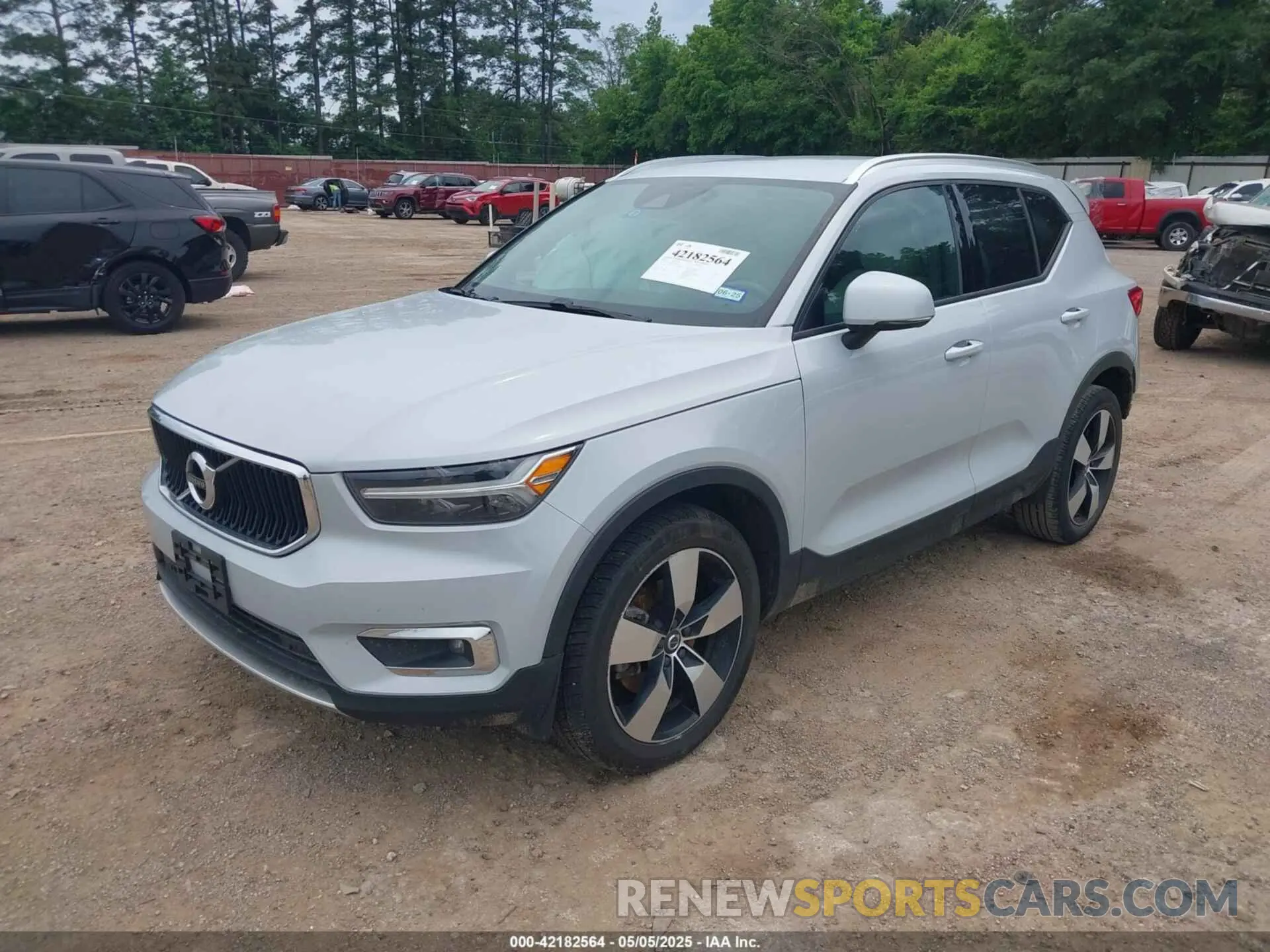2 Photograph of a damaged car YV4AC2HKXM2464627 VOLVO XC40 2021