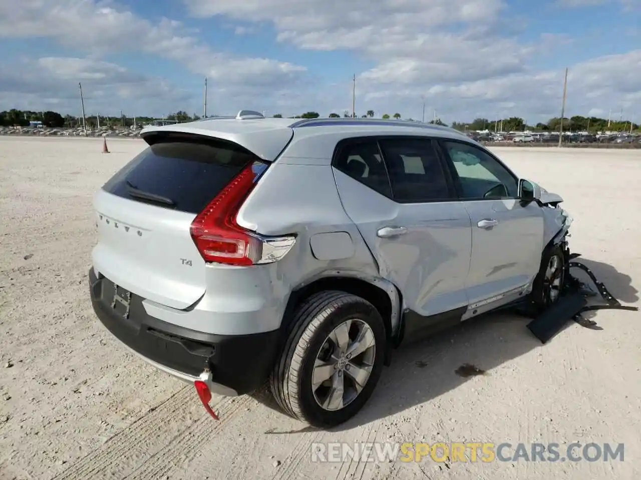 4 Photograph of a damaged car YV4AC2HKXM2469875 VOLVO XC40 2021