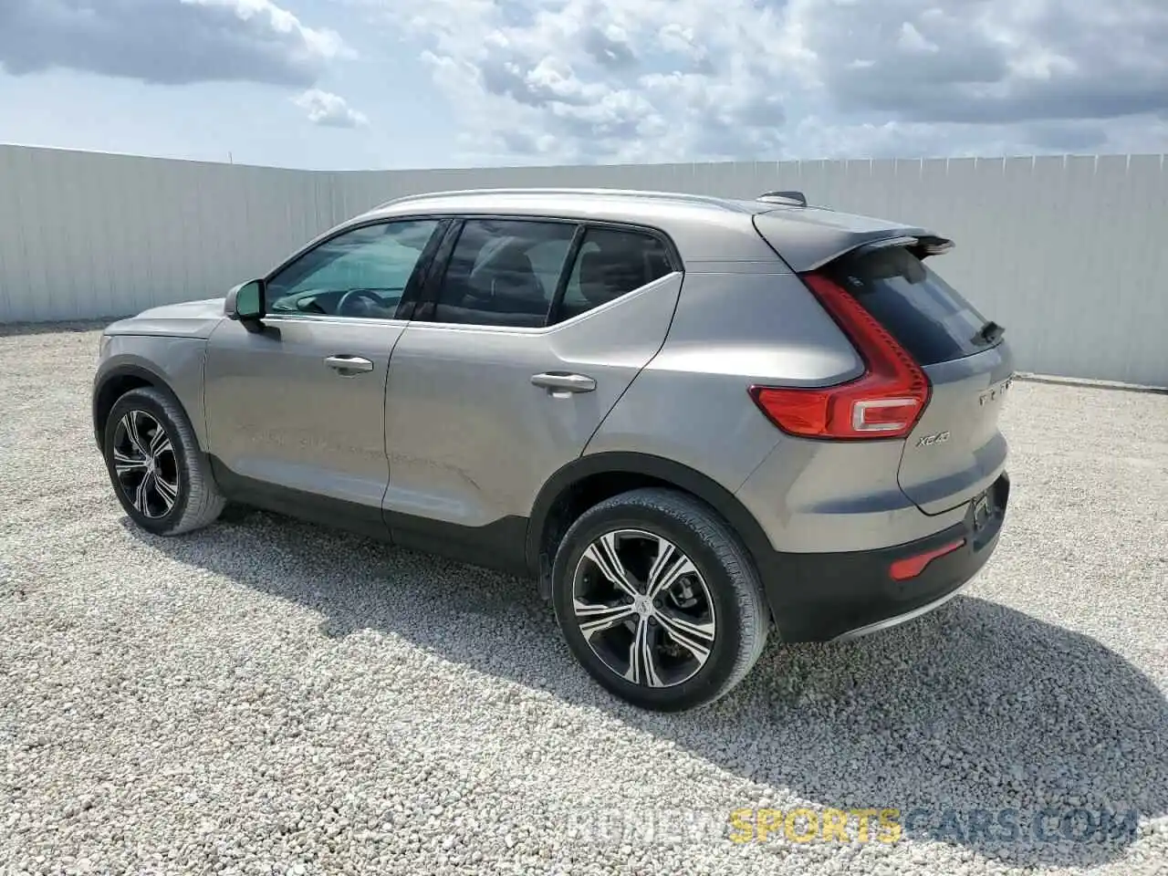 2 Photograph of a damaged car YV4AC2HL7M2598441 VOLVO XC40 2021